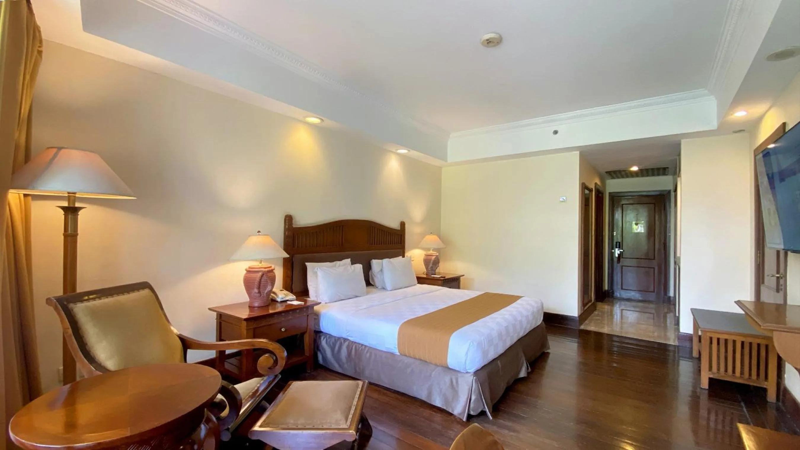 Bedroom, Bed in Lorin Solo Hotel