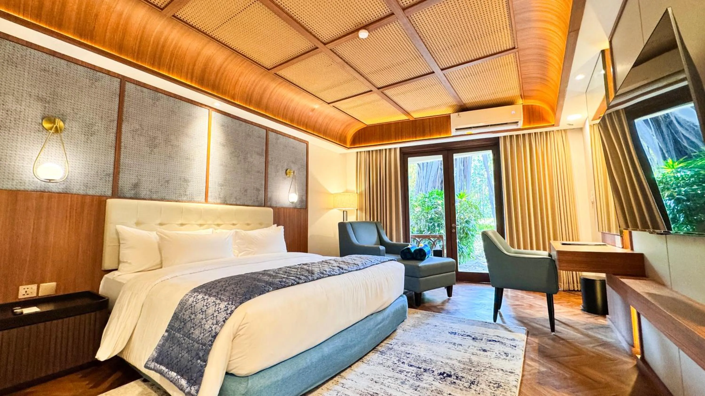 Bedroom, Bed in Lorin Solo Hotel