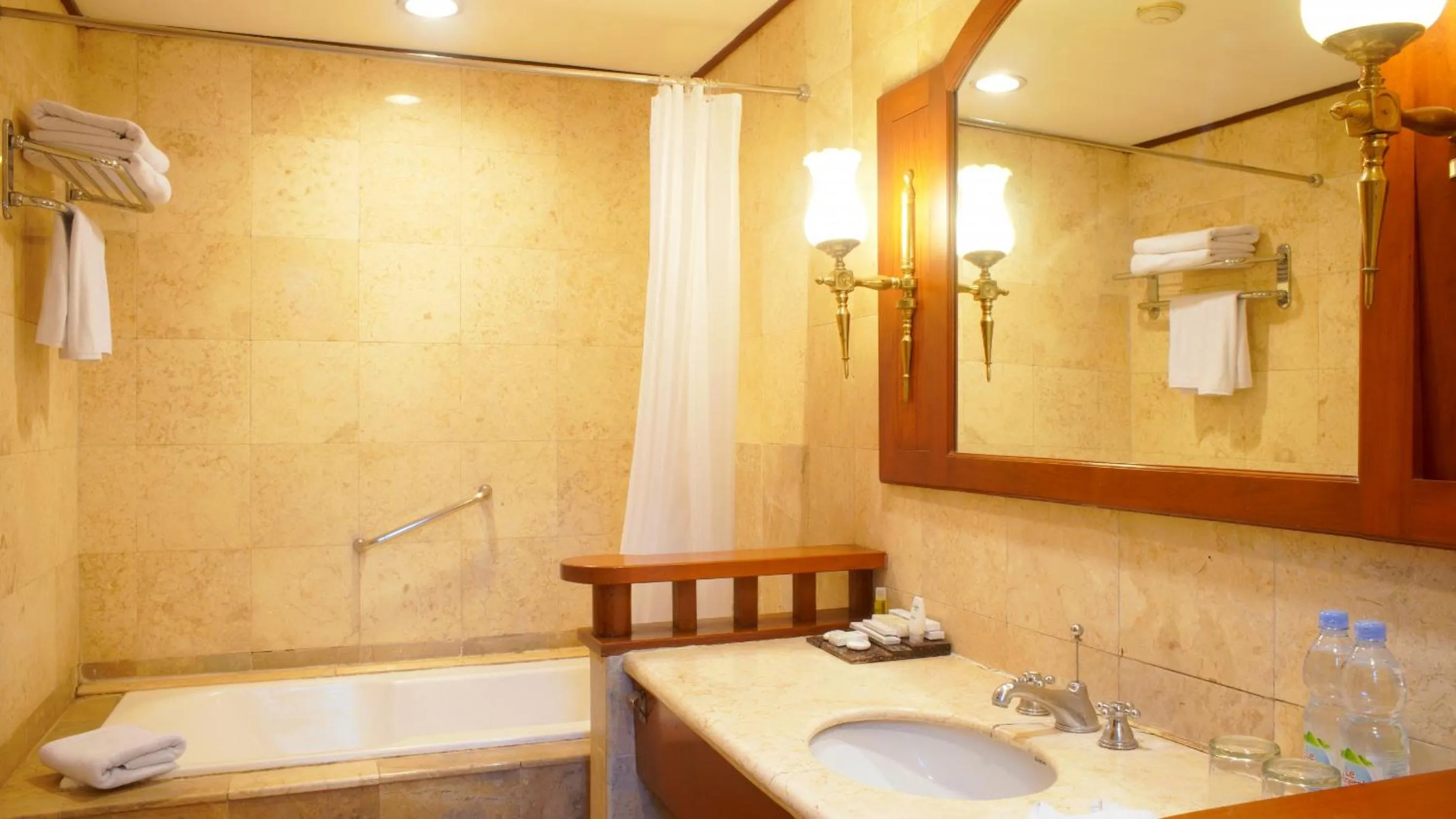 Bathroom in Lorin Solo Hotel