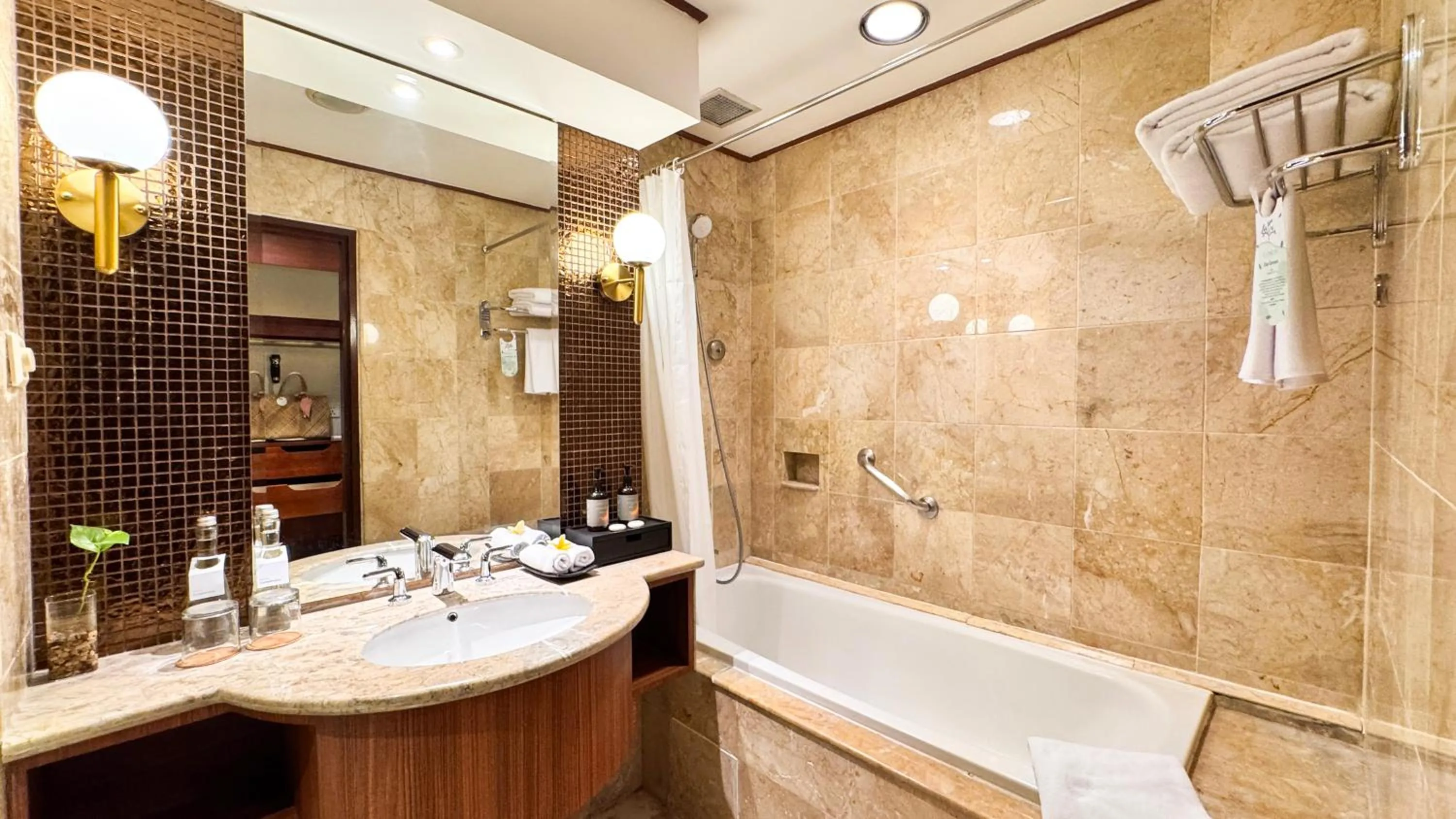 Bathroom in Lorin Solo Hotel