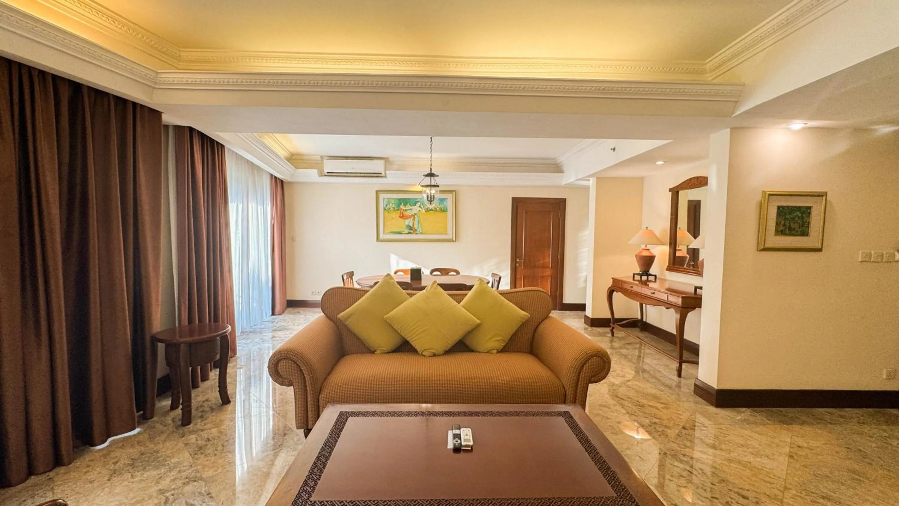 Living room in Lorin Solo Hotel