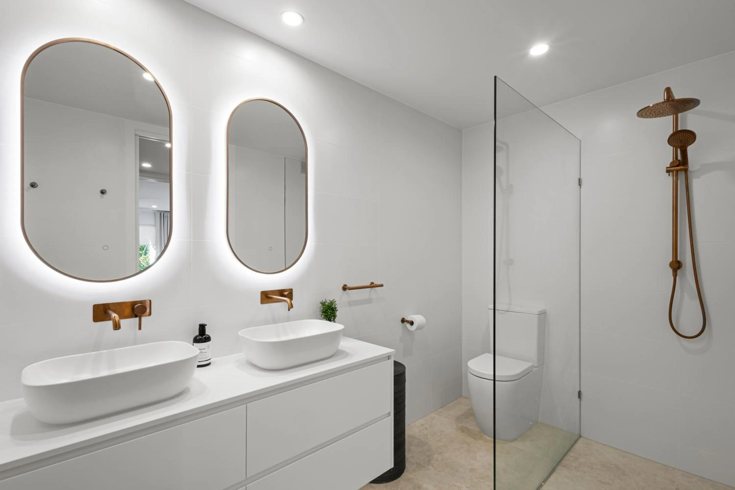 Shower in Sunshine Vista