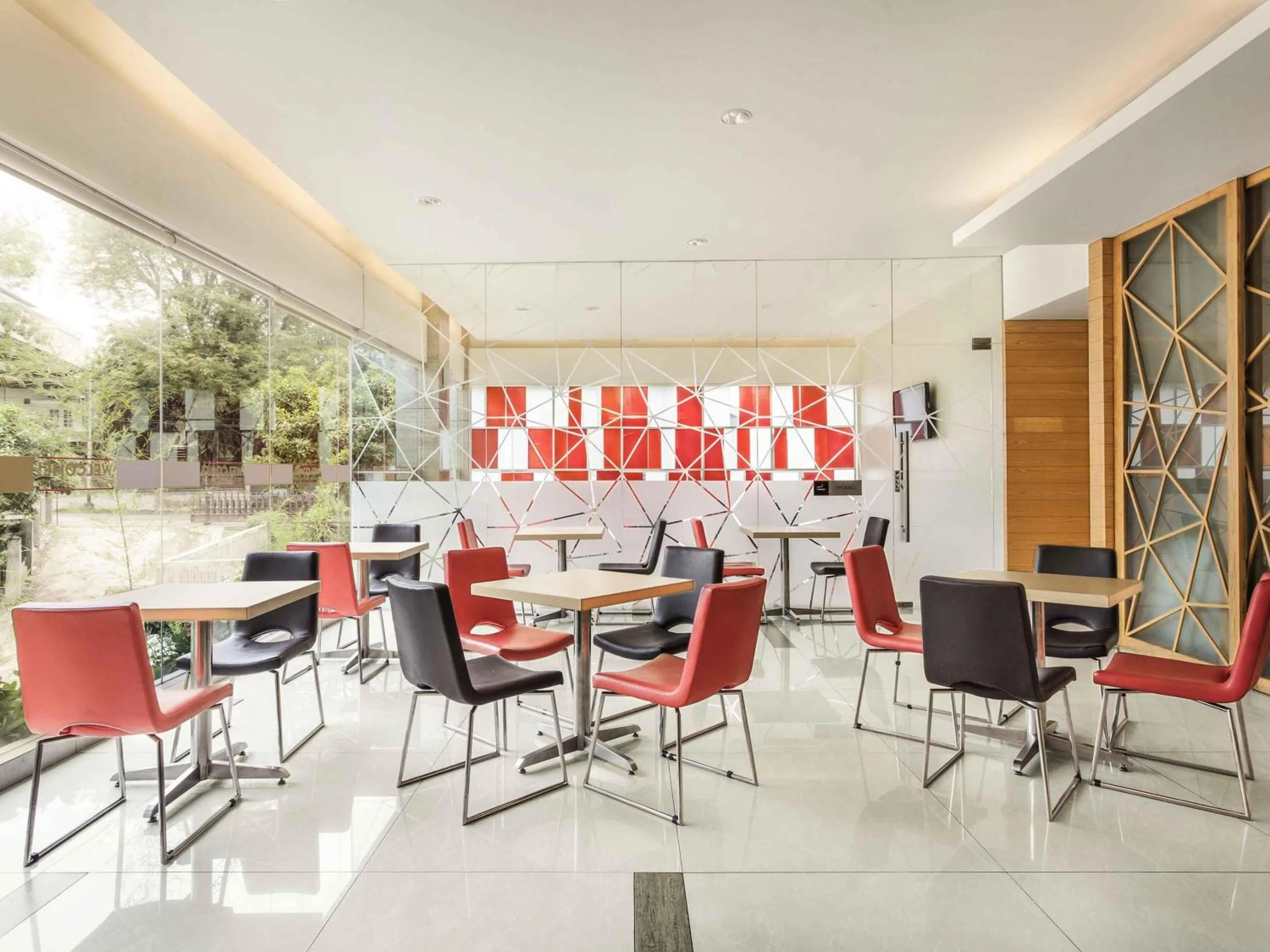 Restaurant/places to eat in Ibis Balikpapan