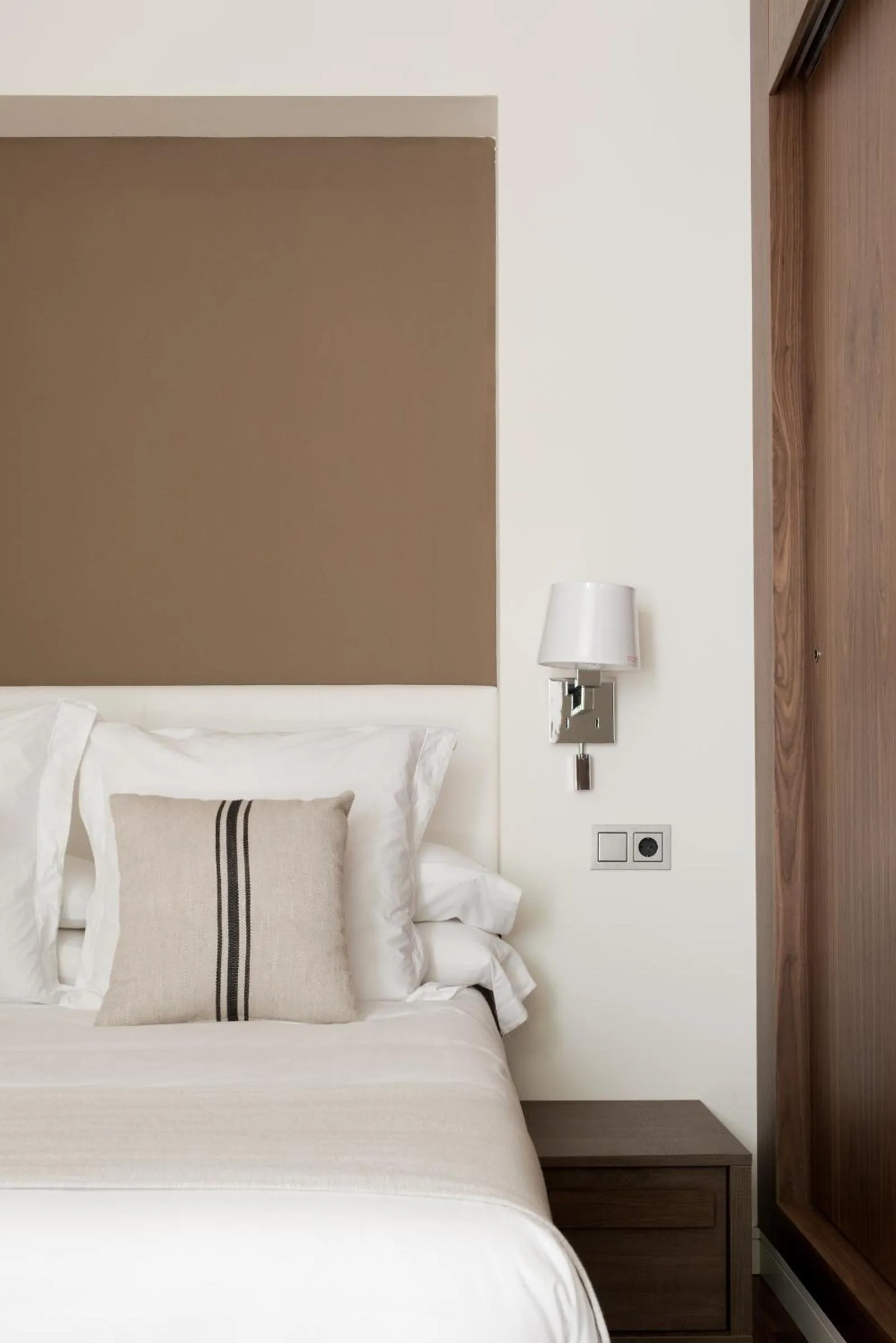 Property building, Bed in Hommyhome Arenal Luxury