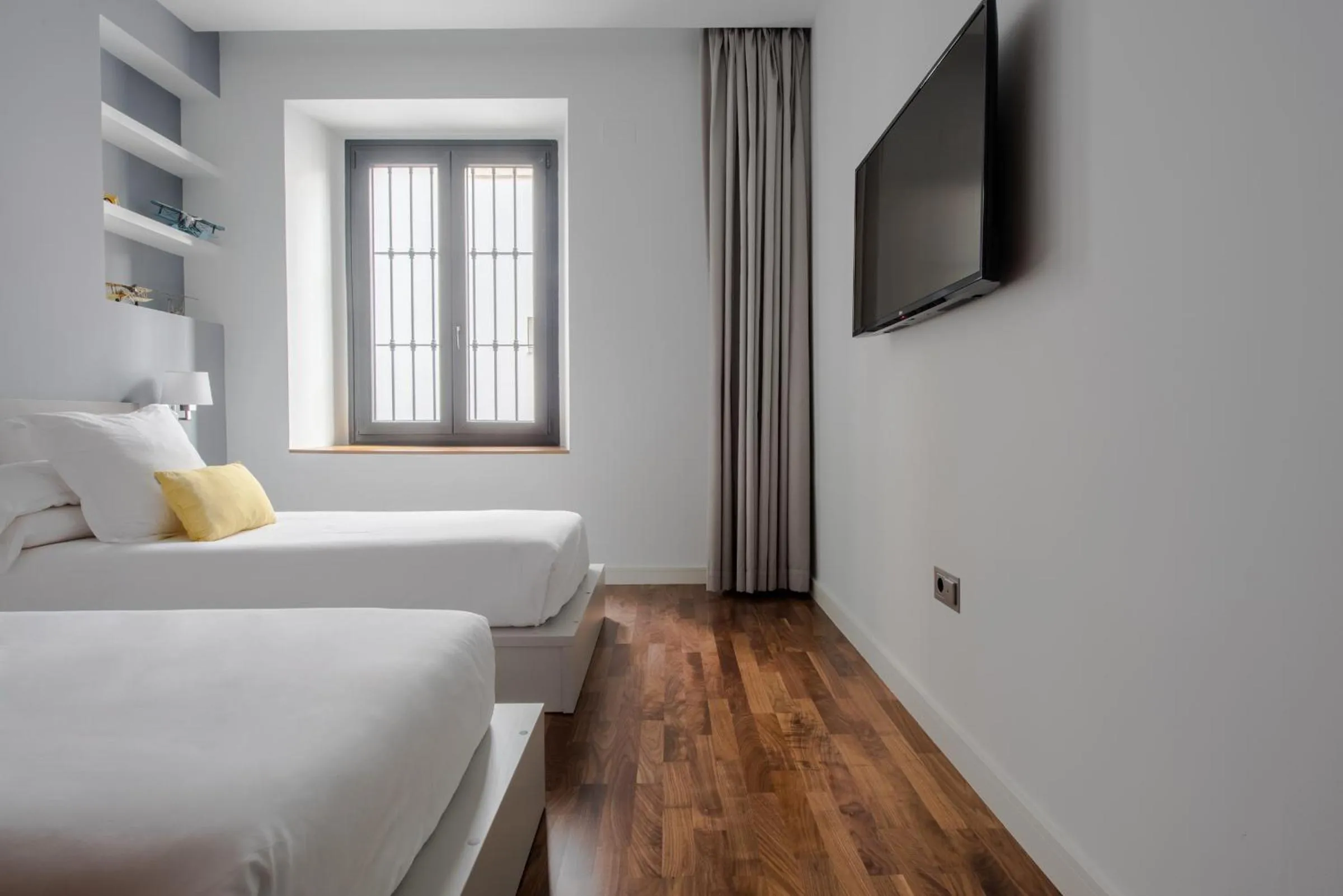 Property building, Bed in Hommyhome Arenal Luxury