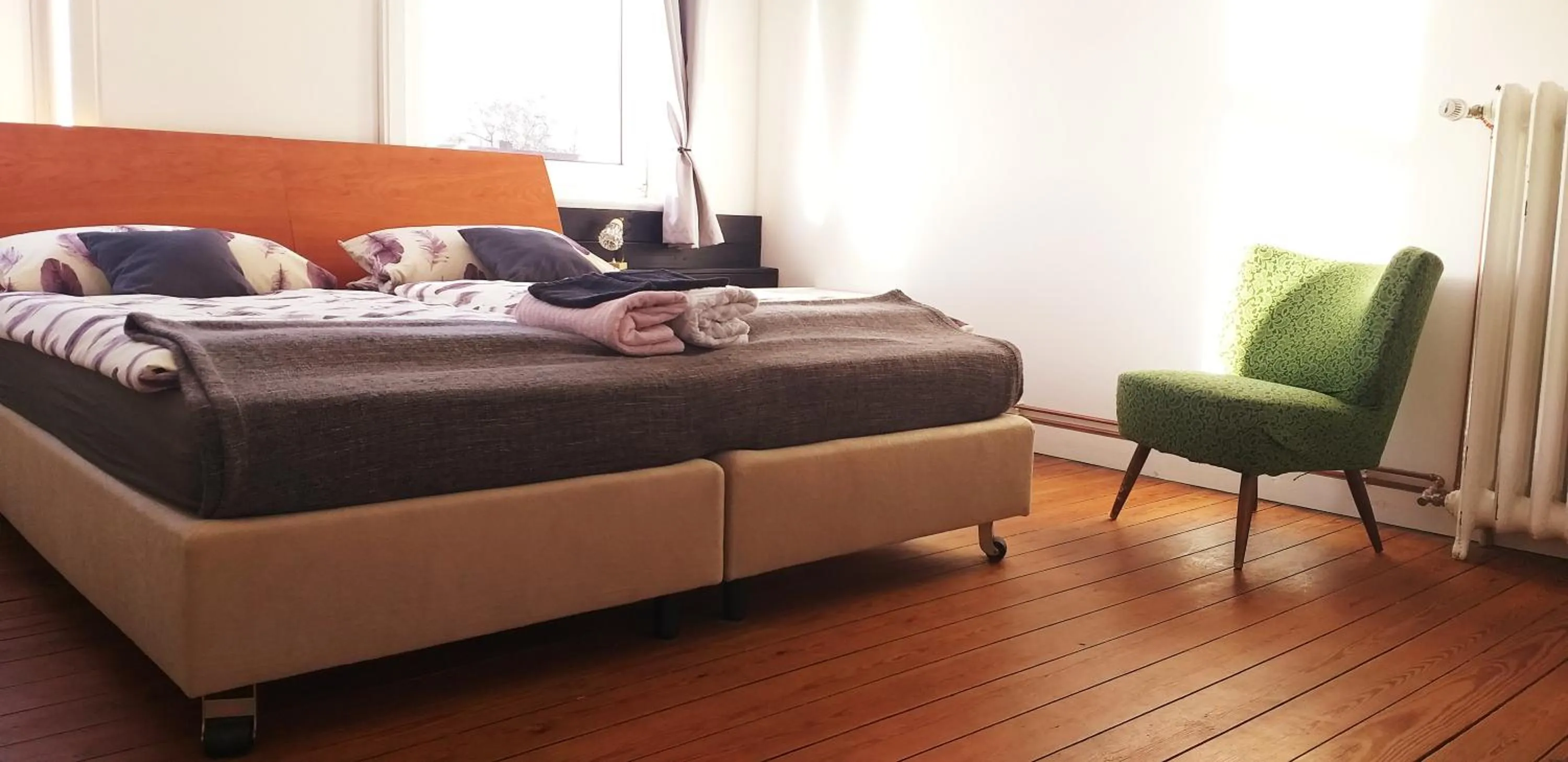 Photo of the whole room, Bed in Ahoi