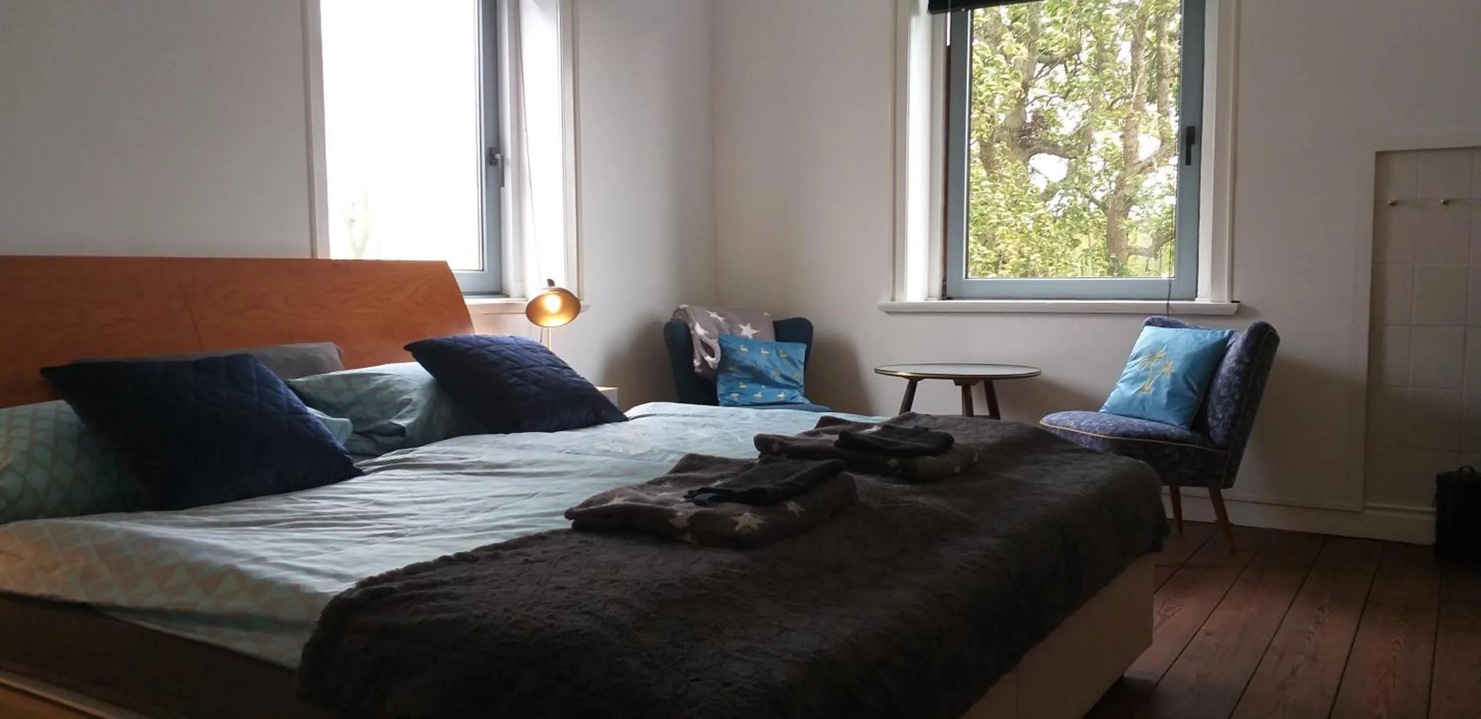 Photo of the whole room, Bed in Ahoi