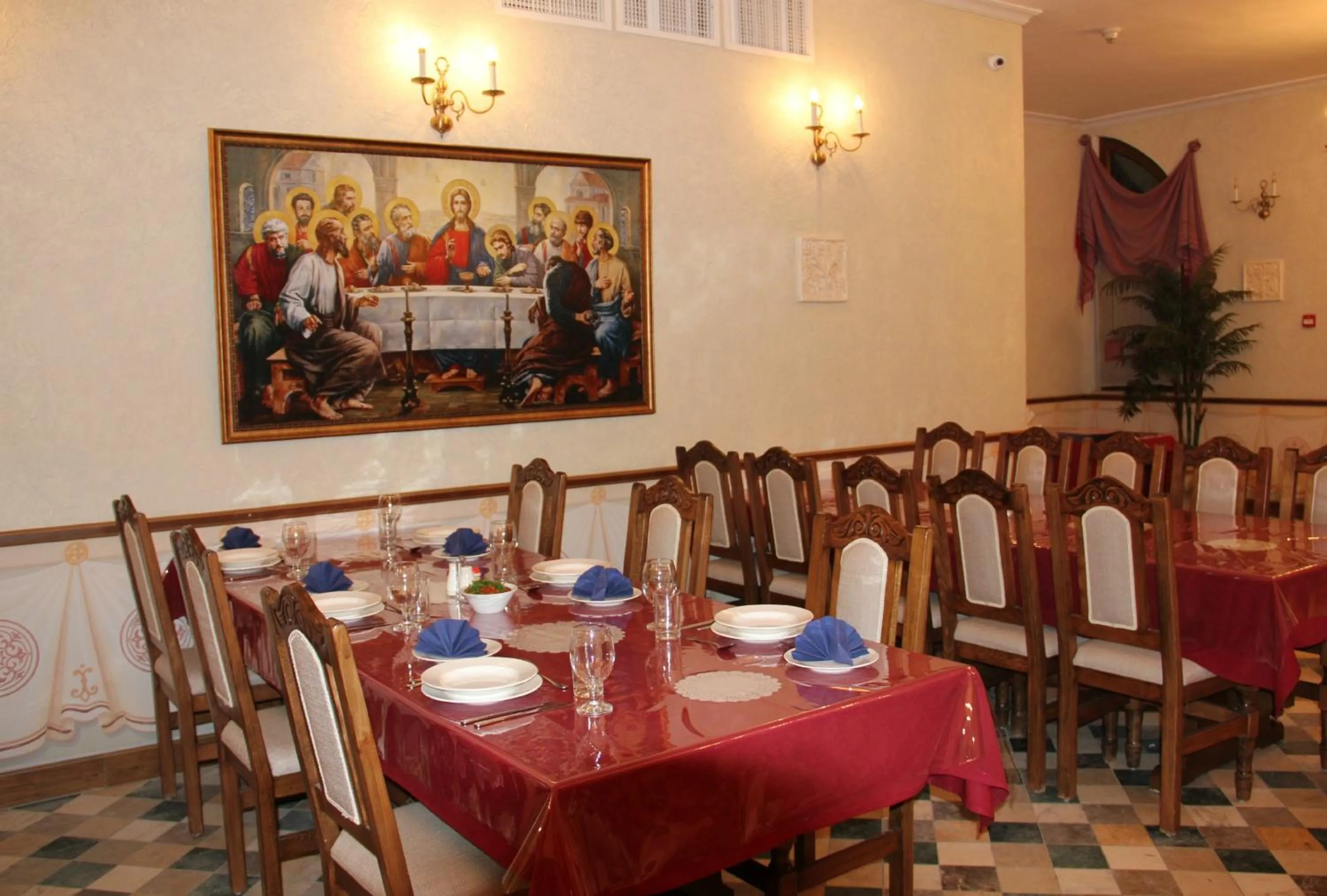 Restaurant/places to eat in Russian Pilgrim Residence