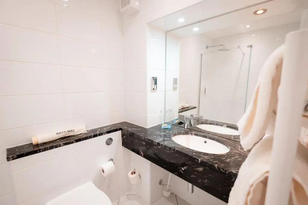 Lakeside Hotel and Spa