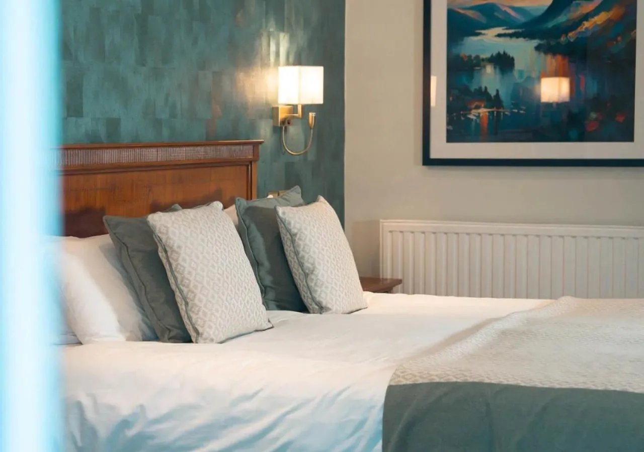 Bed in Lakeside Hotel and Spa