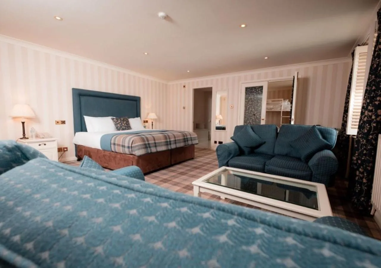 Bed in Lakeside Hotel and Spa