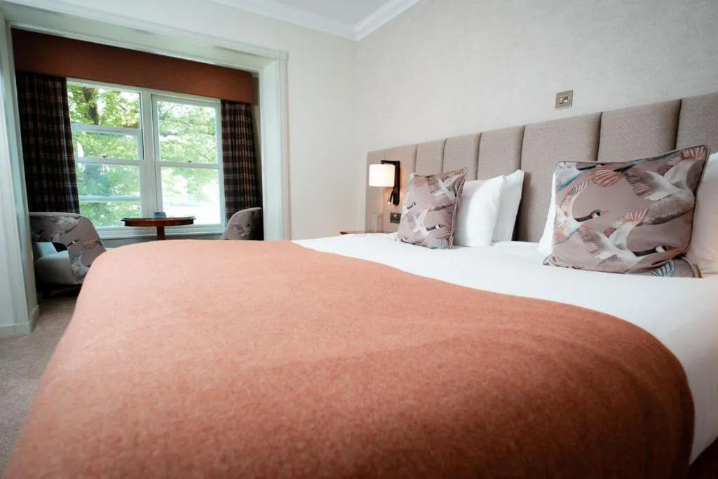 Bed in Lakeside Hotel and Spa