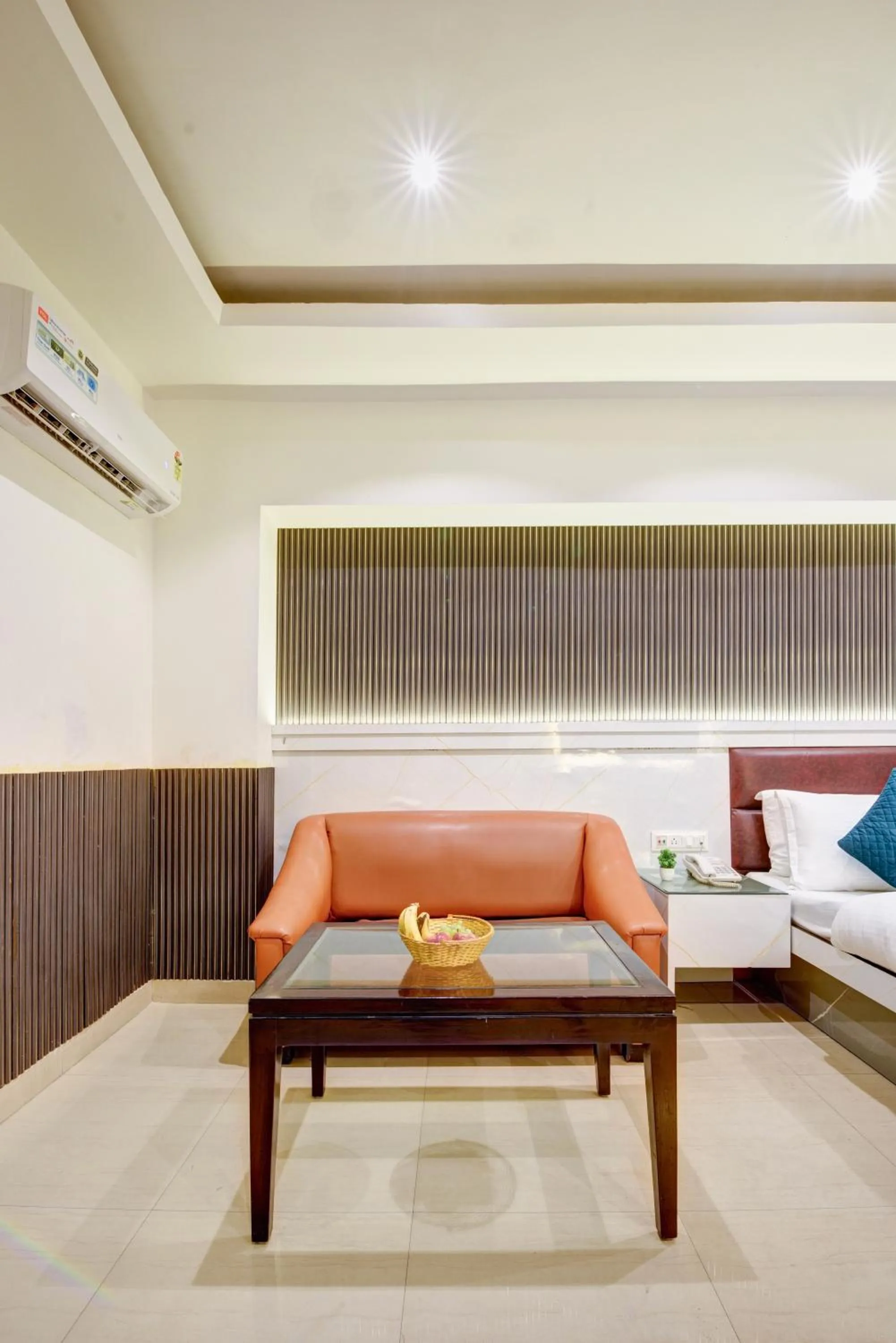 Seating area in Hotel Krishna Deluxe-By RCG Hotels