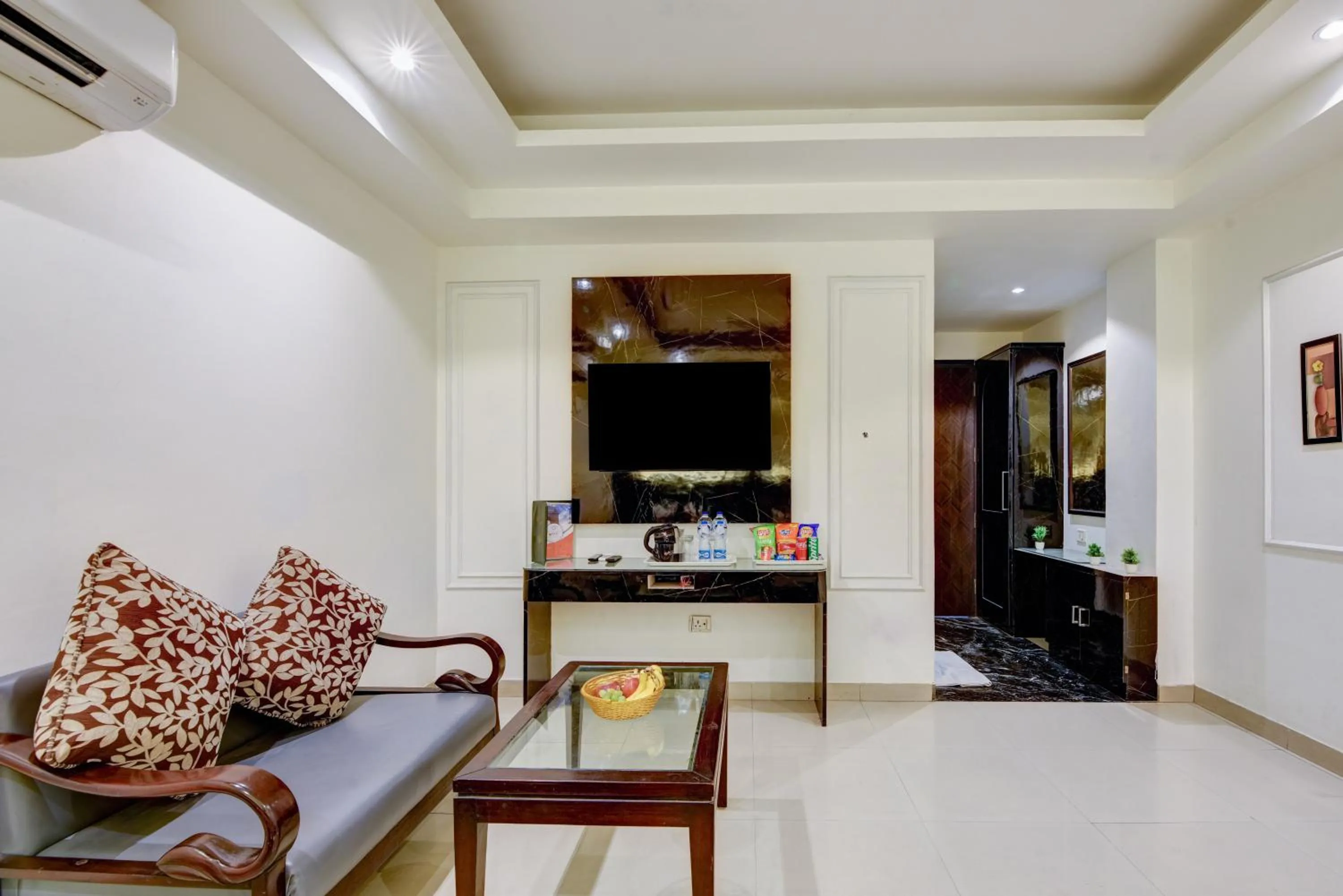 TV and multimedia in Hotel Krishna Deluxe-By RCG Hotels