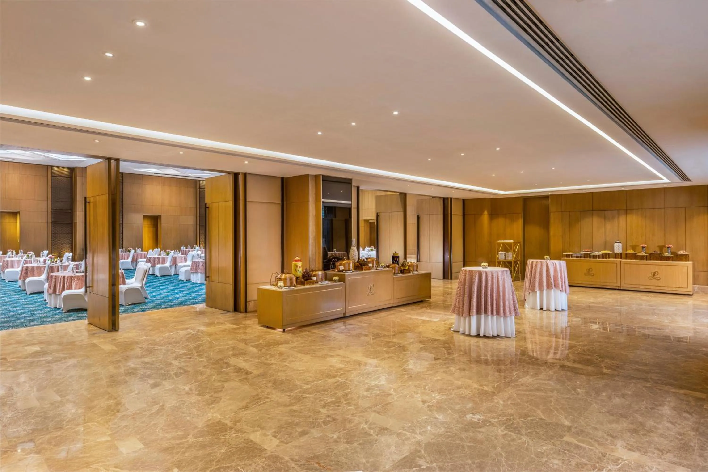 Banquet/Function facilities in The Leela Ambience Convention Hotel Delhi