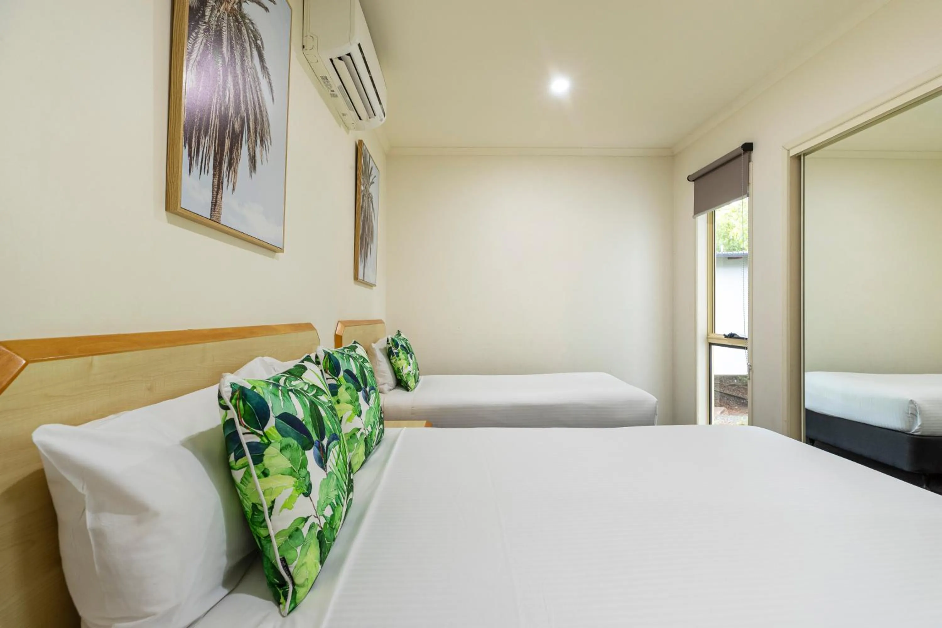 Bedroom, Bed in Red Bridge Motor Inn