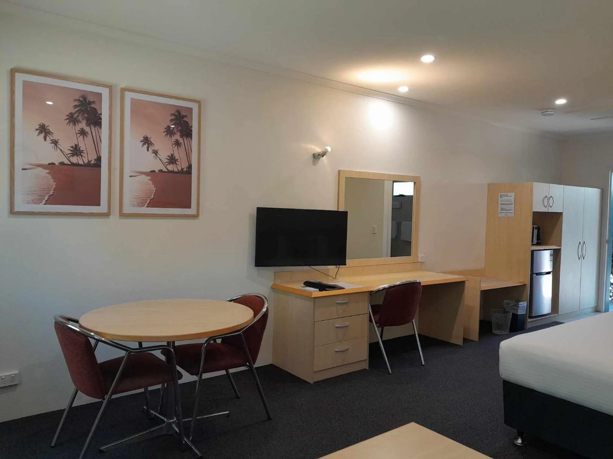 Property building in Red Bridge Motor Inn