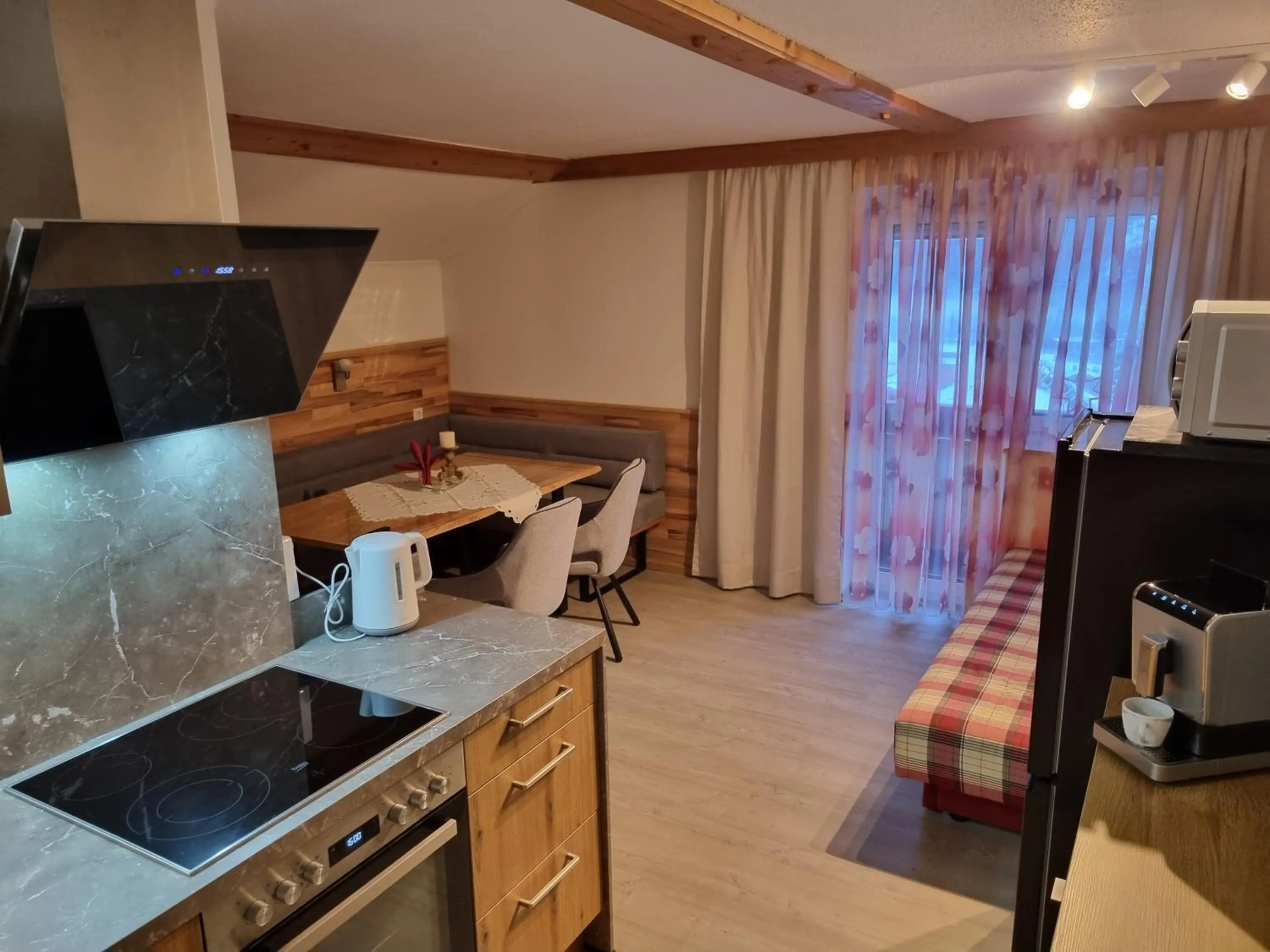 Kitchen or kitchenette in Hotel Gletschermühle