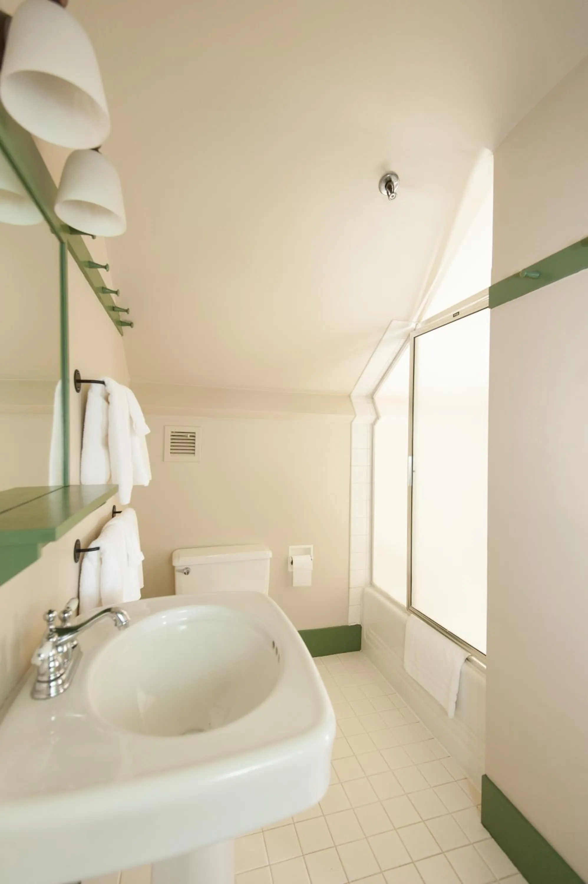 Shaker Village of Pleasant Hill