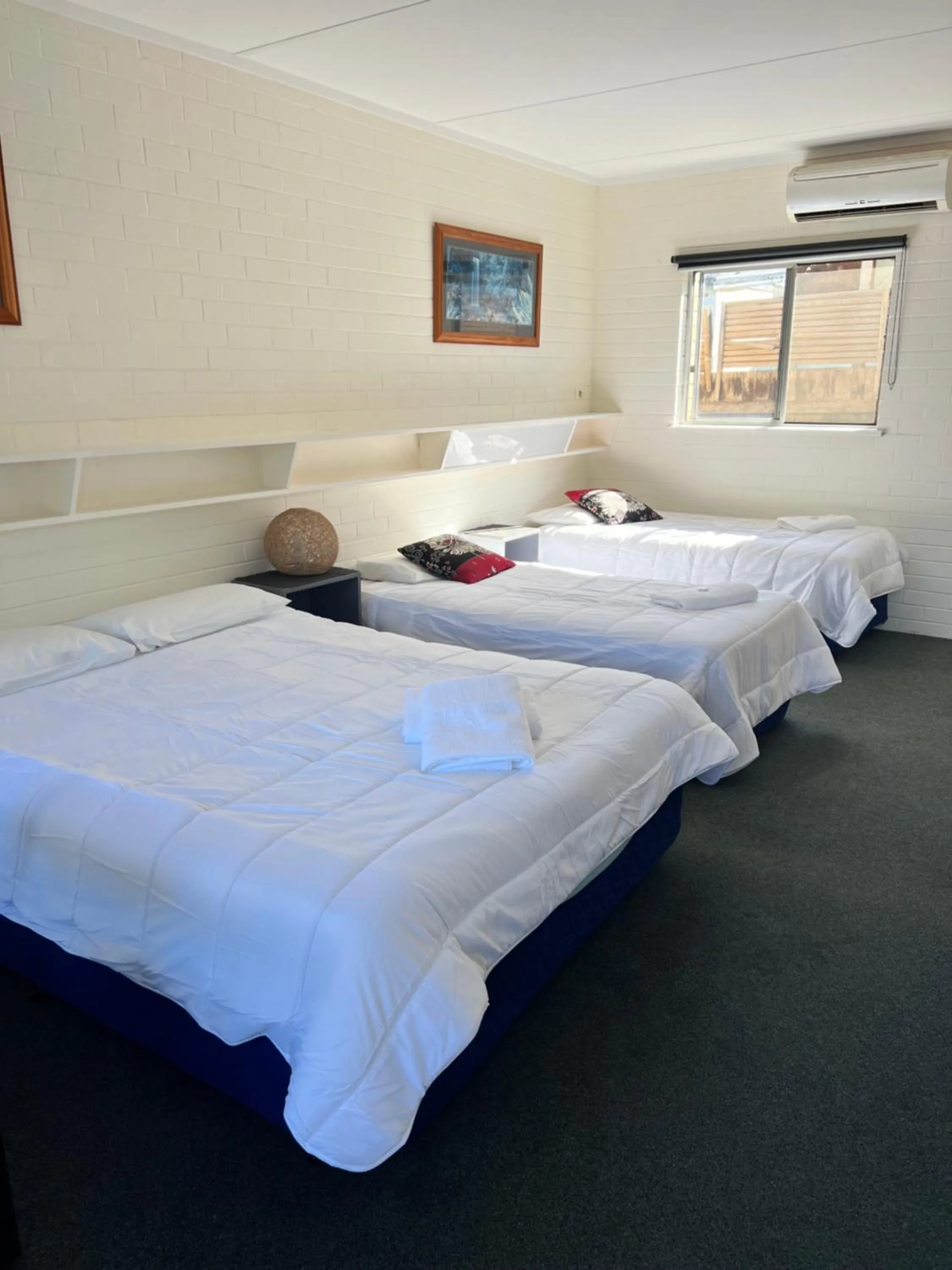 Bed in Bairnsdale Town Central Motel
