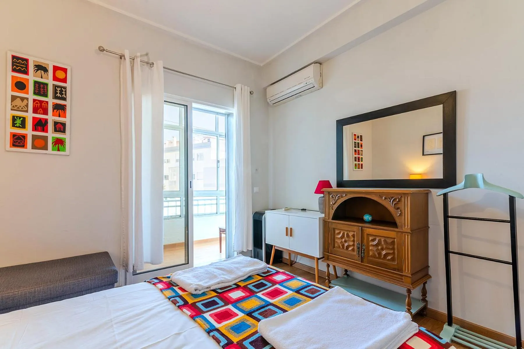 Bed in Paço de Arcos Apartment