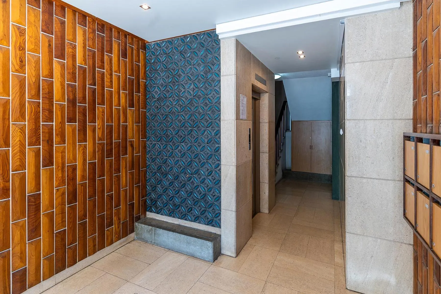 elevator in Paço de Arcos Apartment