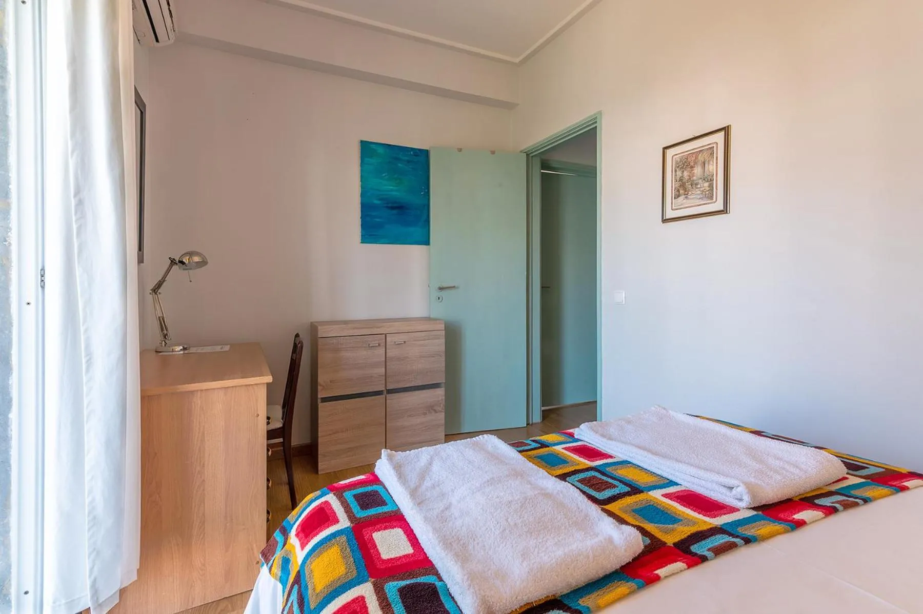 Bed in Paço de Arcos Apartment