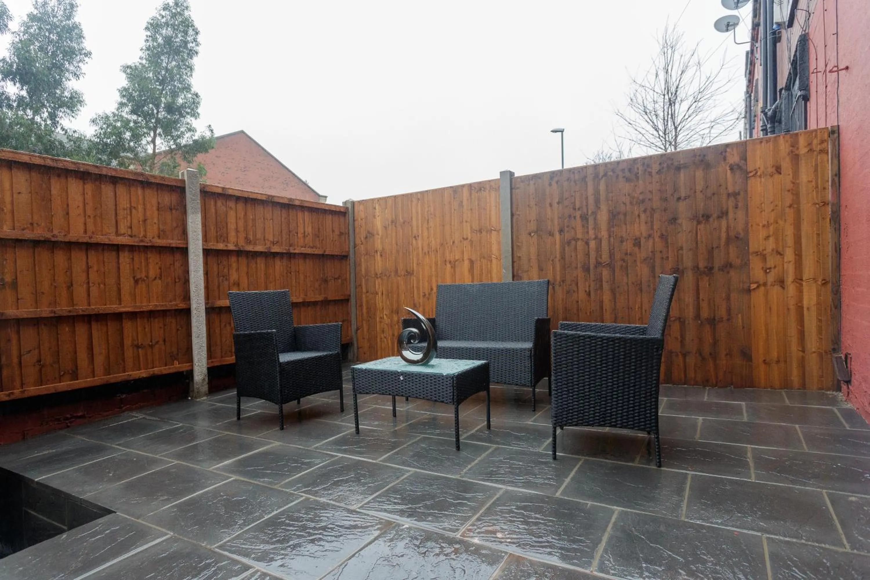 Property building in TOWLER HOUSE APARTMENTS 6 beds in 3 bedrooms