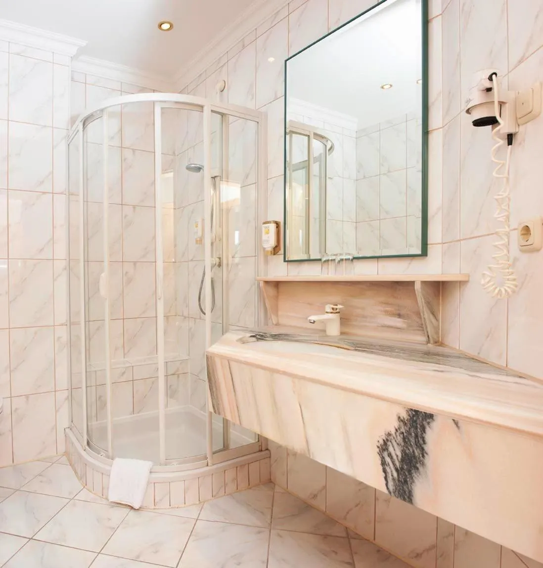 Bathroom in Hotel Lindner