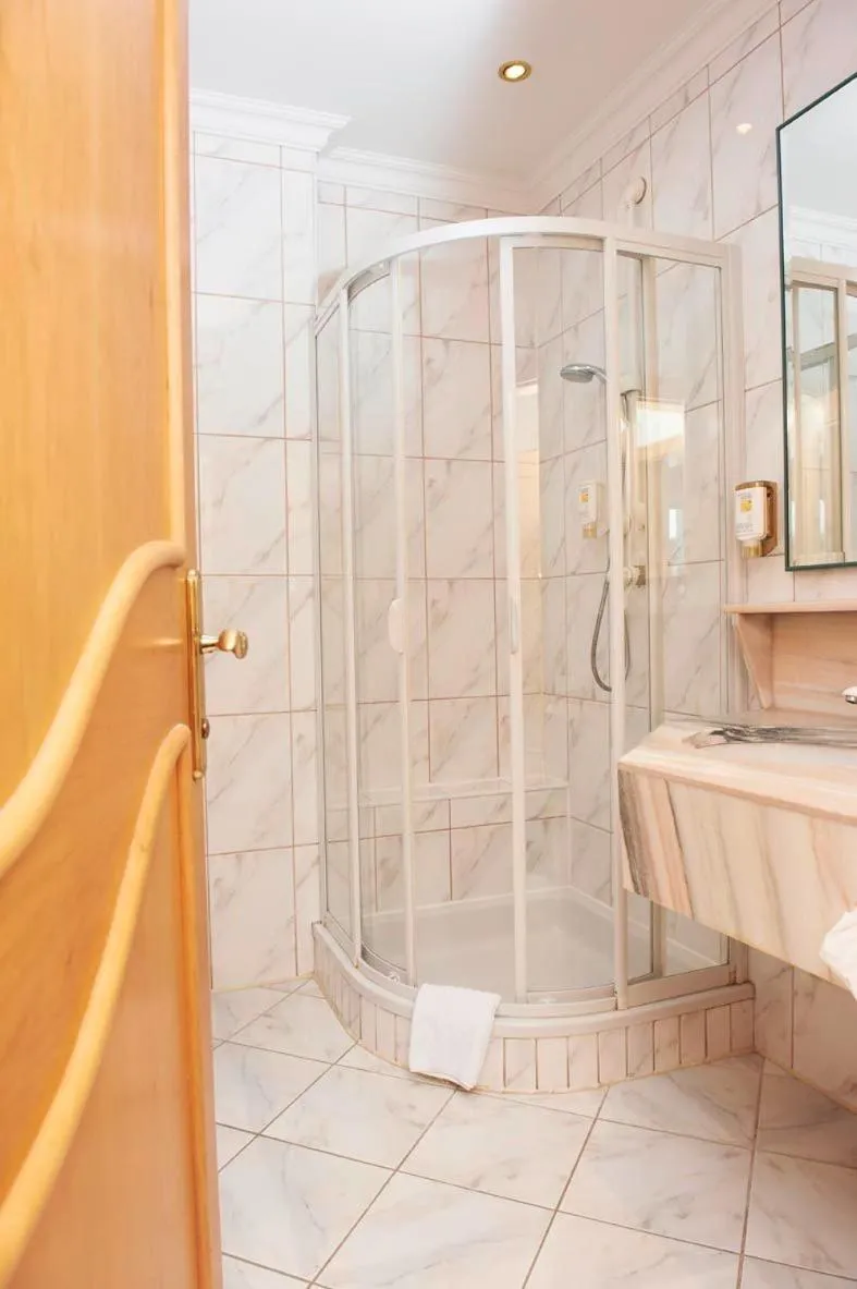 Bathroom in Hotel Lindner