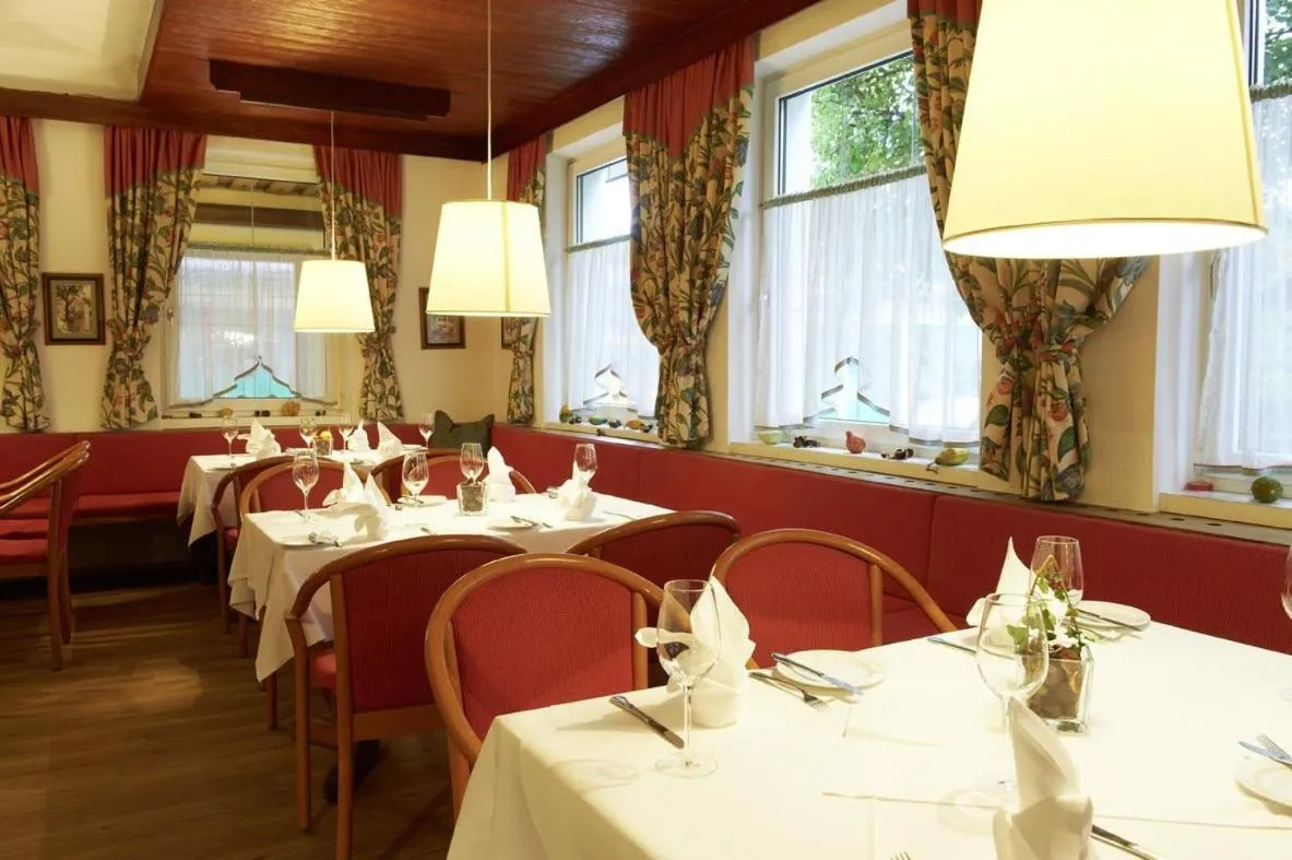 Restaurant/places to eat in Hotel Lindner