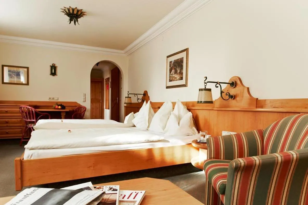 Photo of the whole room, Bed in Hotel Lindner