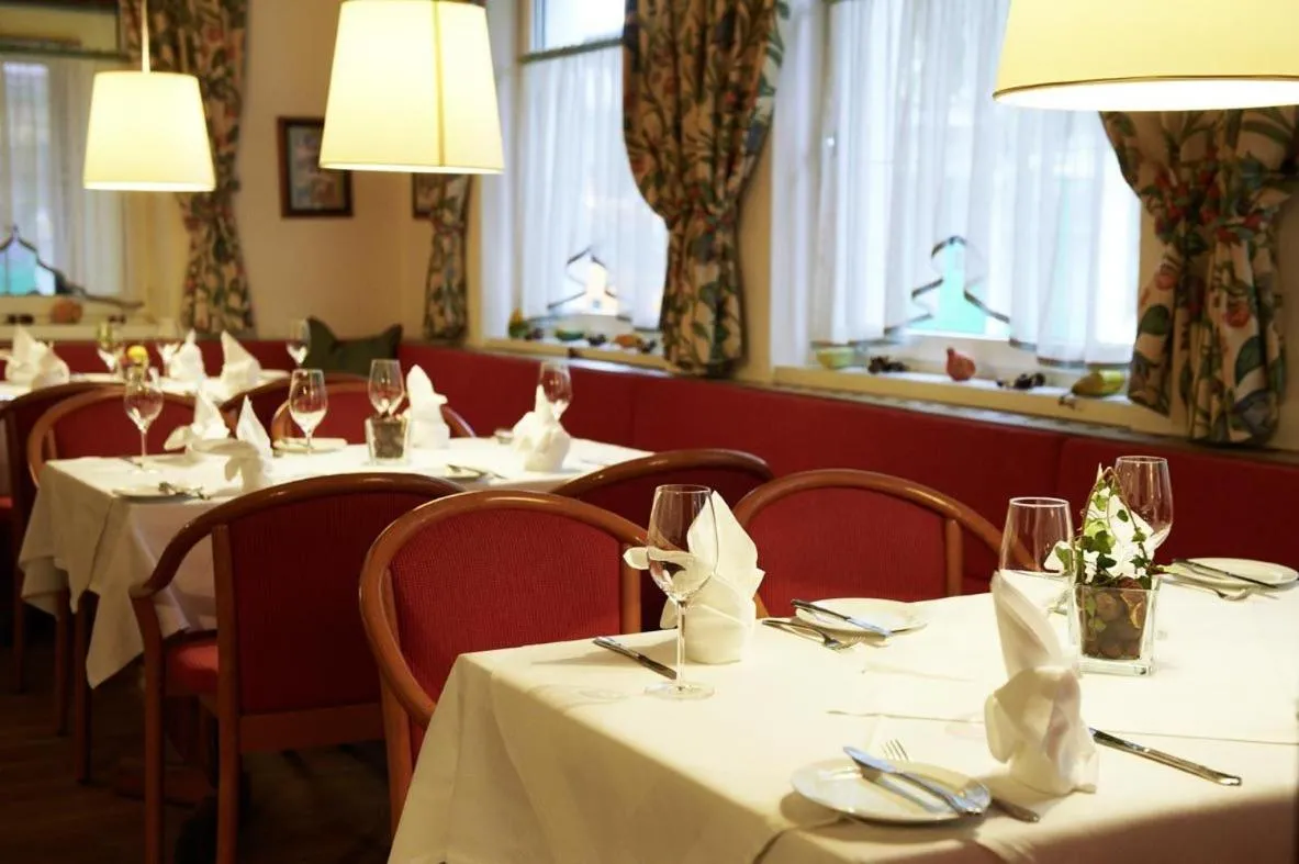 Restaurant/places to eat in Hotel Lindner