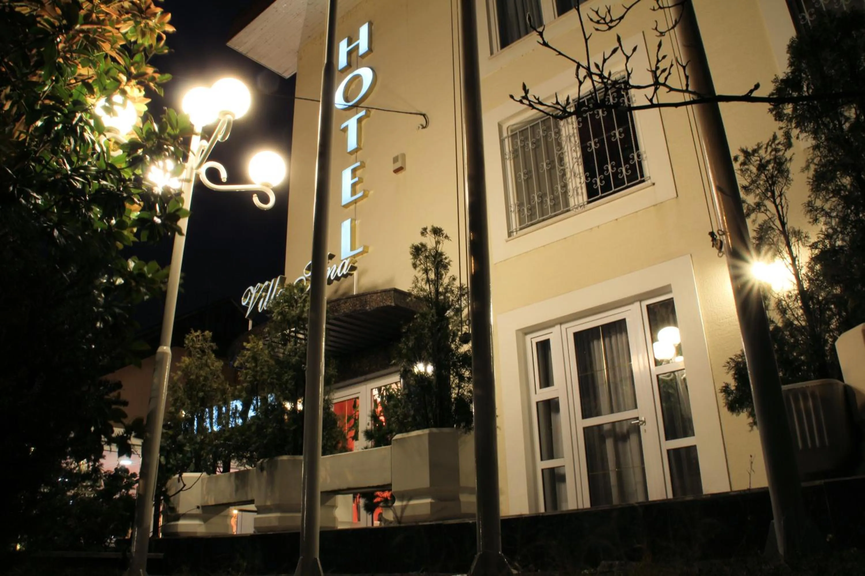 Facade/entrance in Hotel Vila Tina