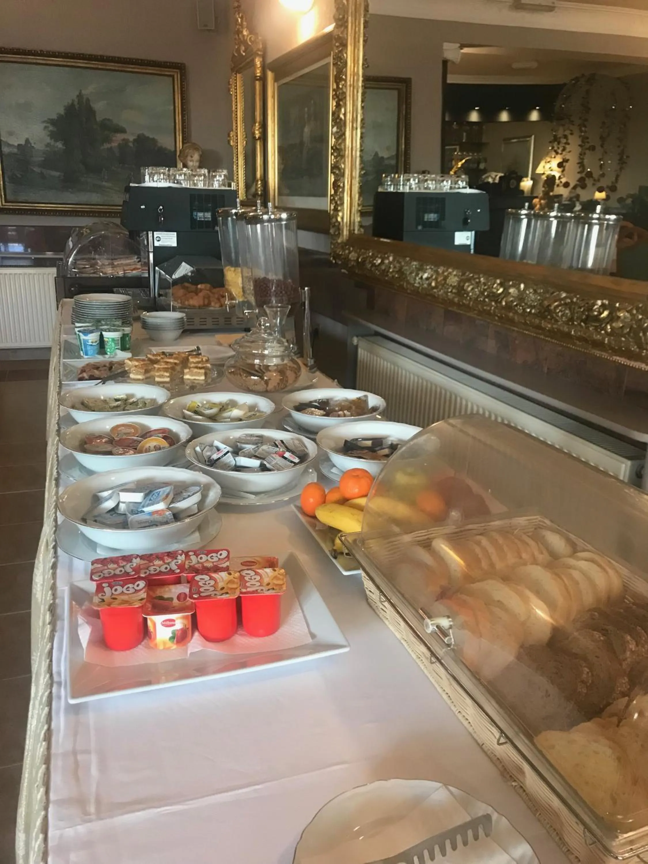 Breakfast in Hotel Vila Tina