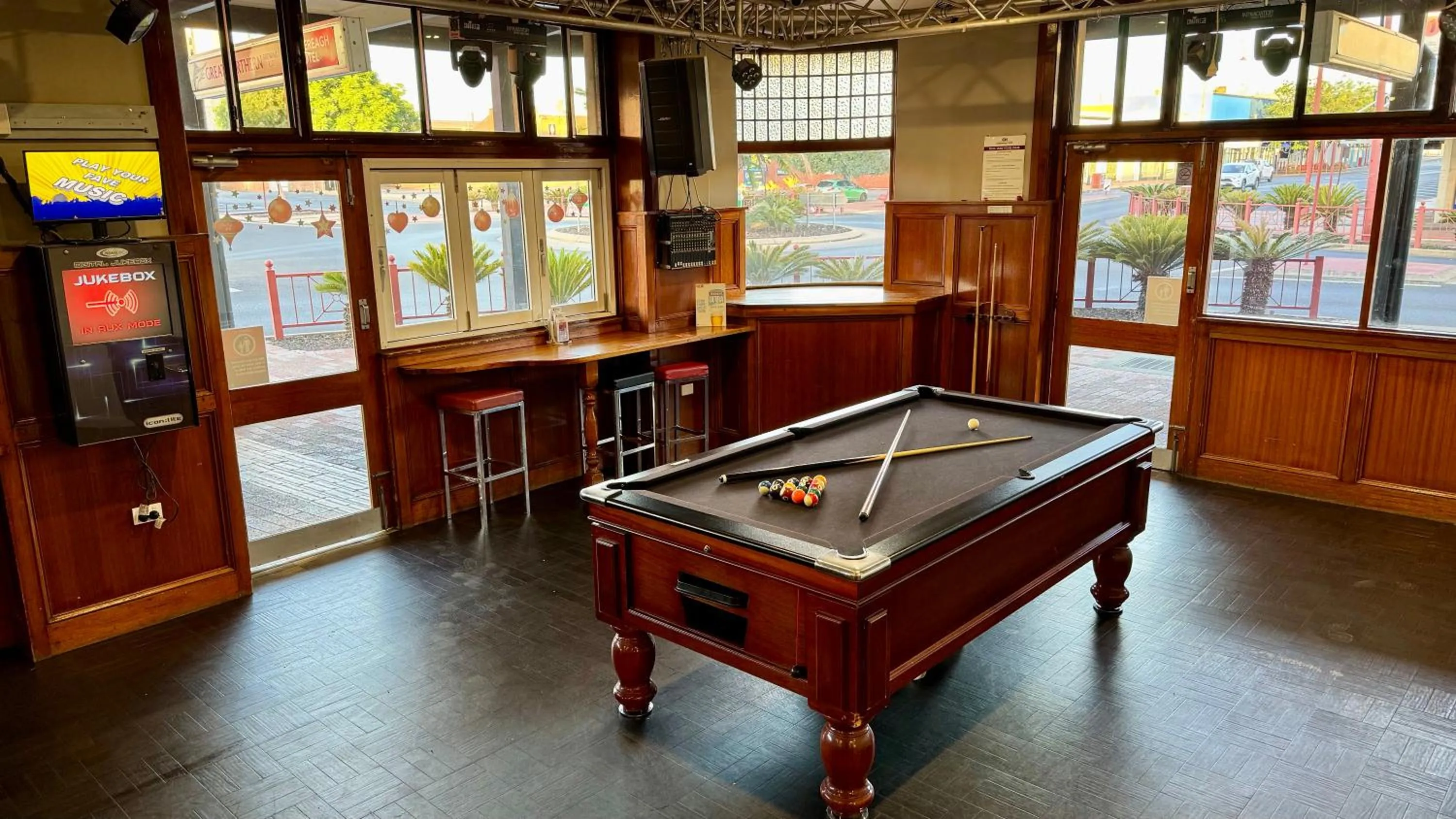 Billiard in Castlereagh Hotel