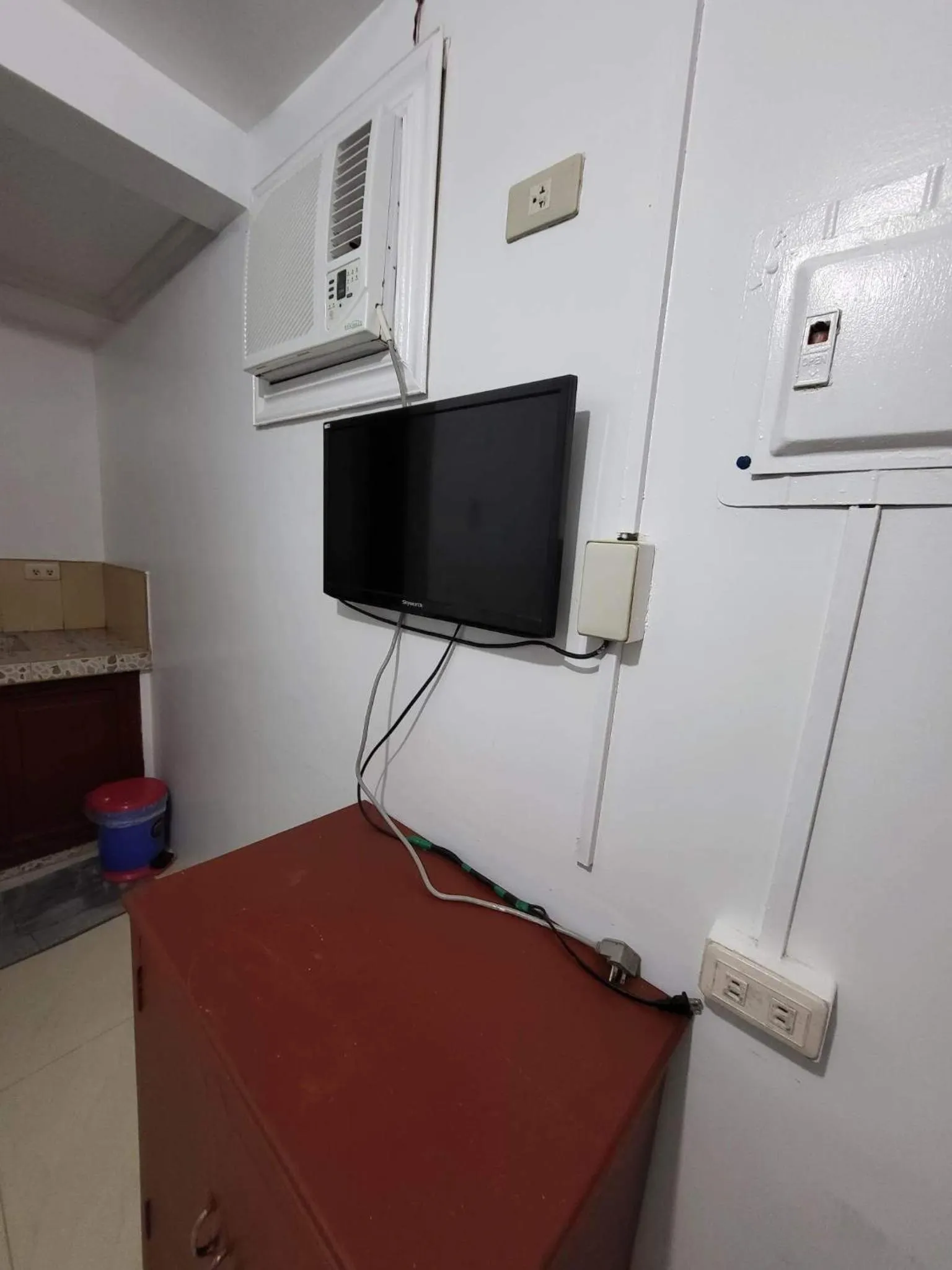 TV and multimedia in Wendy's Apartelle