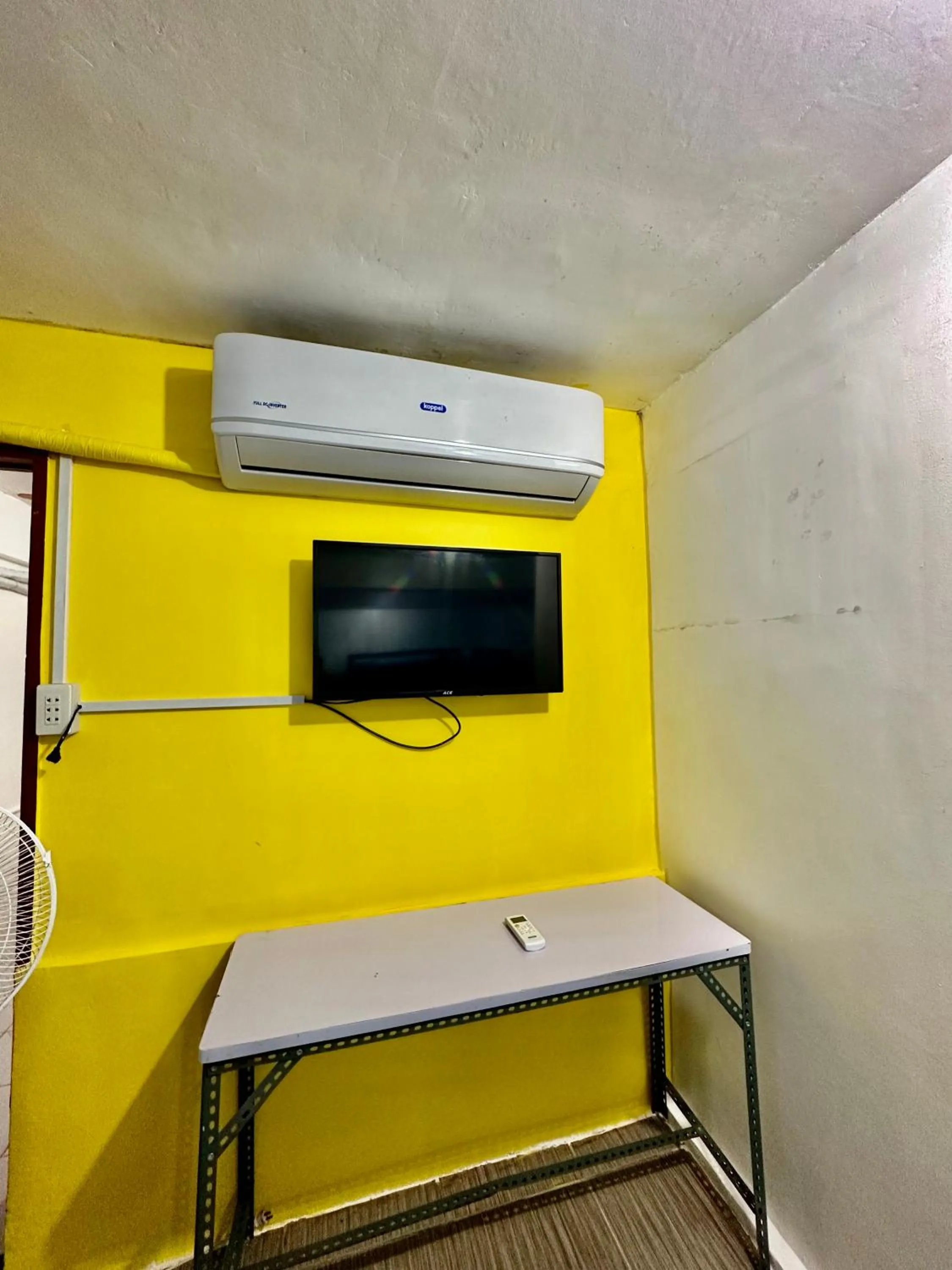 TV and multimedia in Wendy's Apartelle