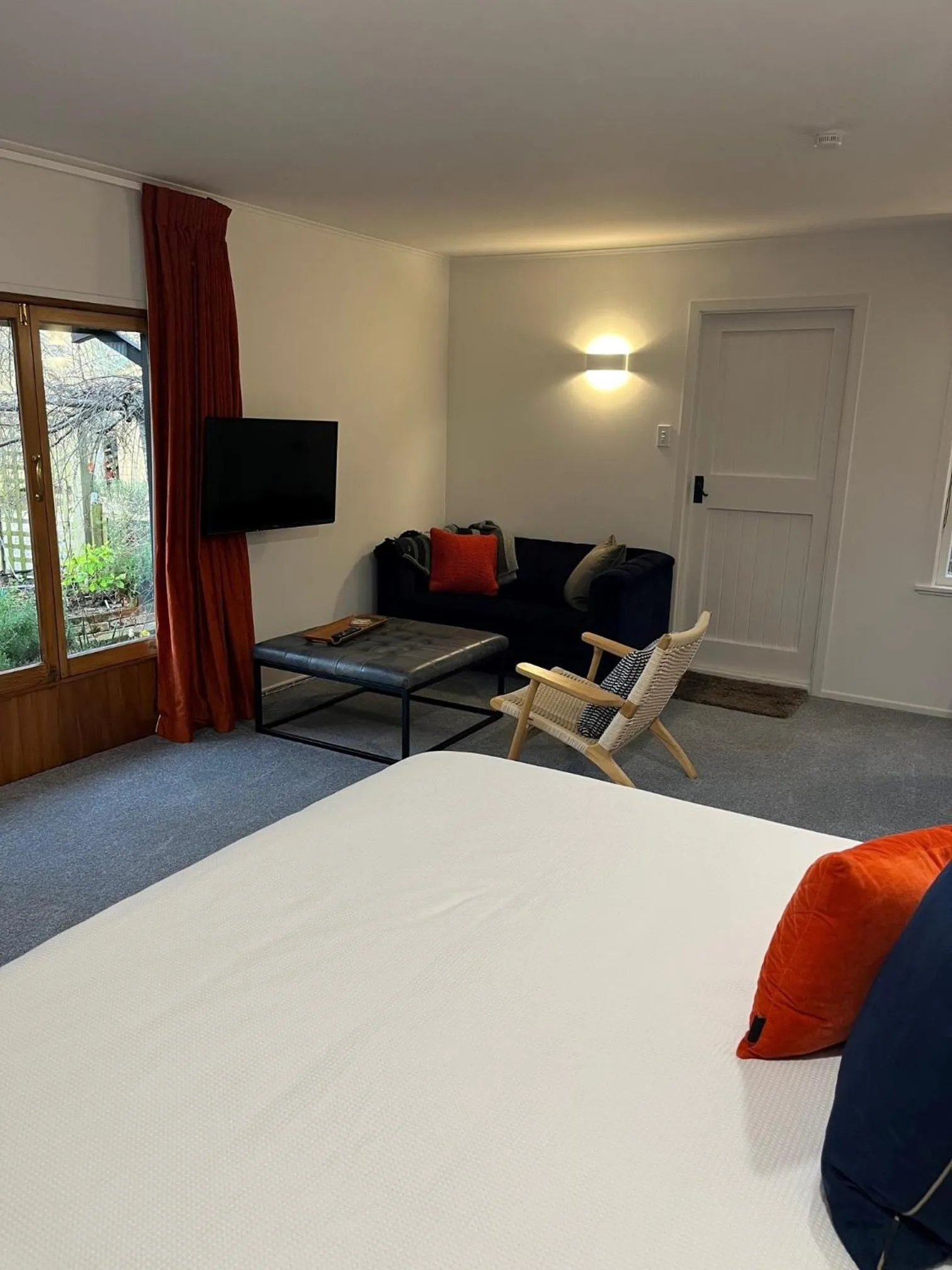 Living room, Bed in Shy Cottage and Studio