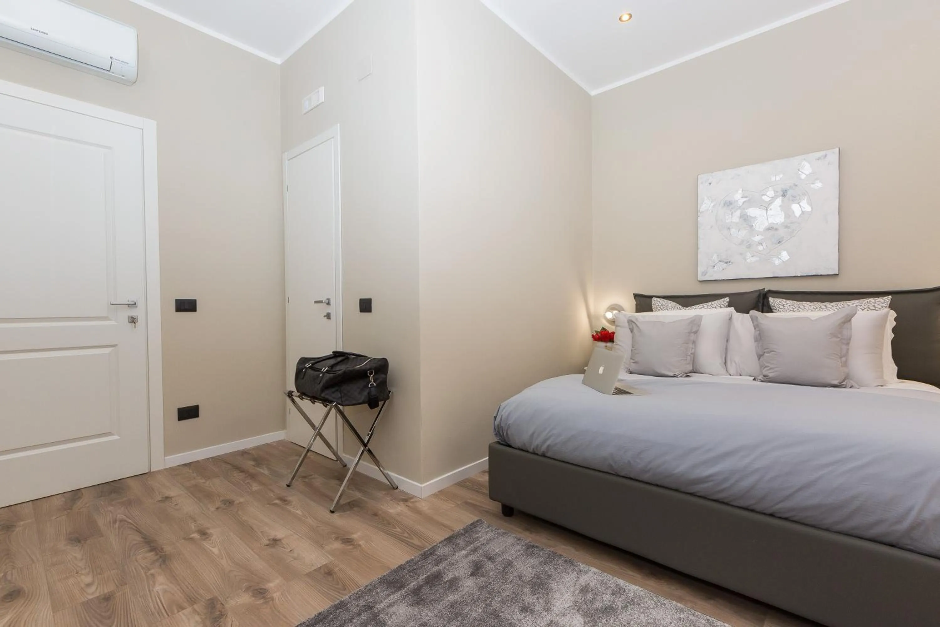 Bedroom, Bed in 126 Gracchi Suites