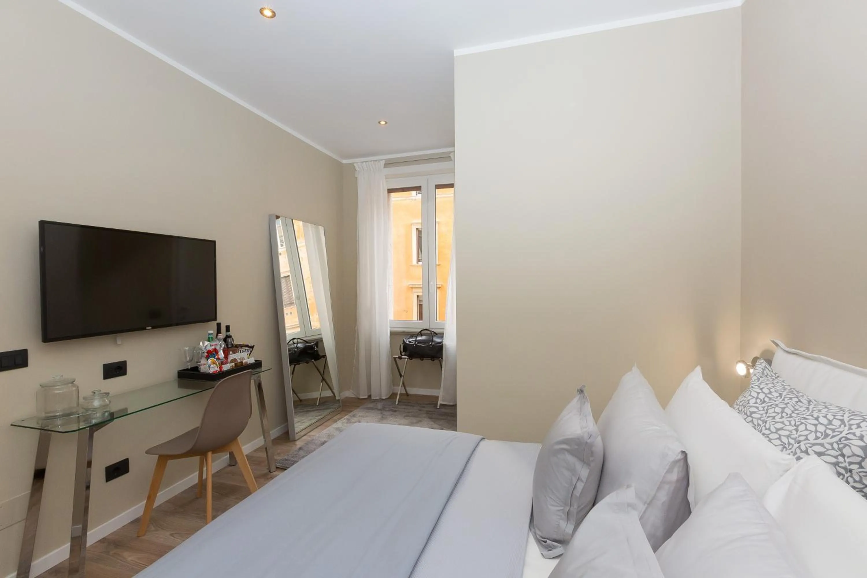 Bedroom, Bed in 126 Gracchi Suites