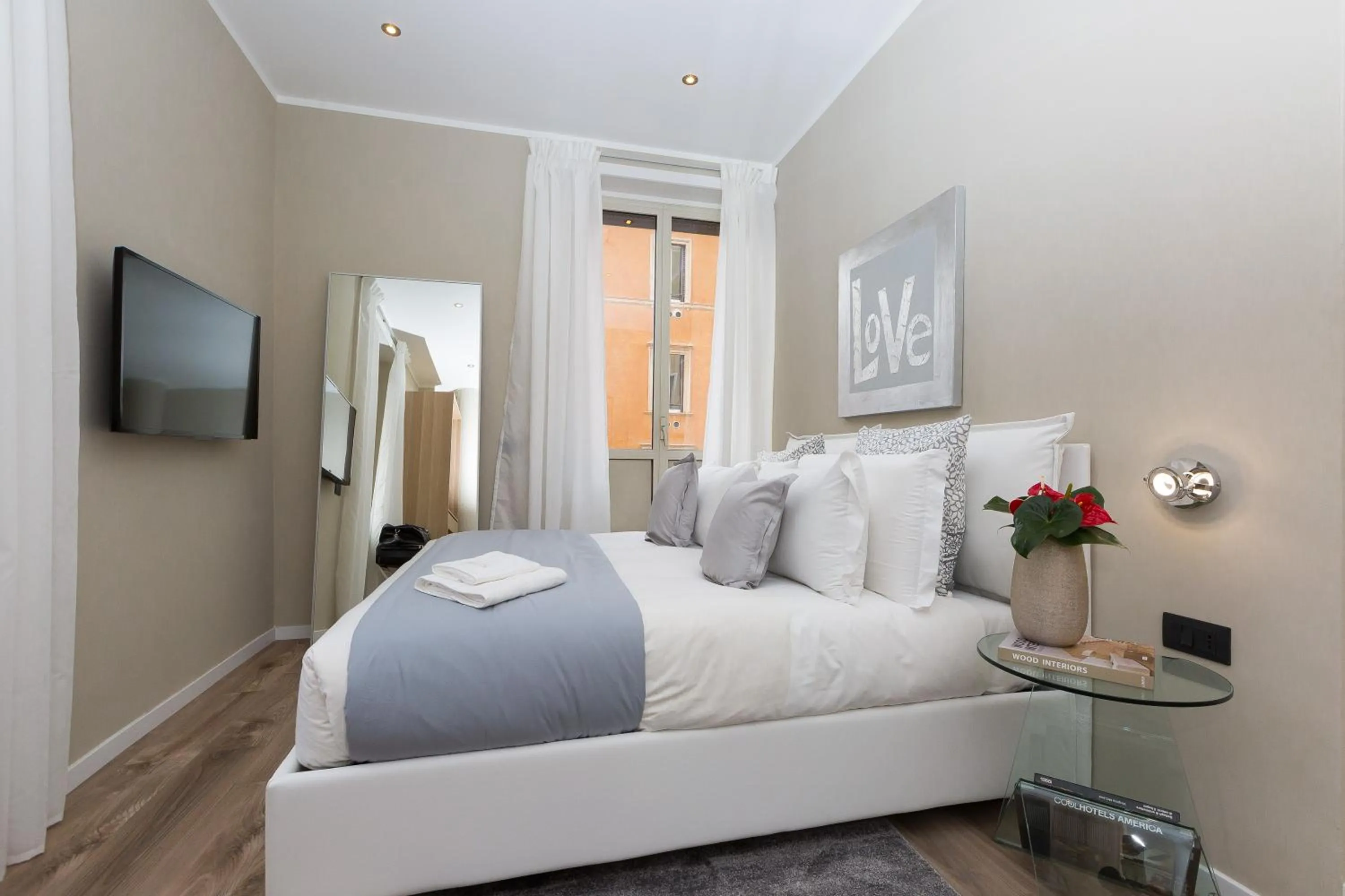 Bedroom, Bed in 126 Gracchi Suites