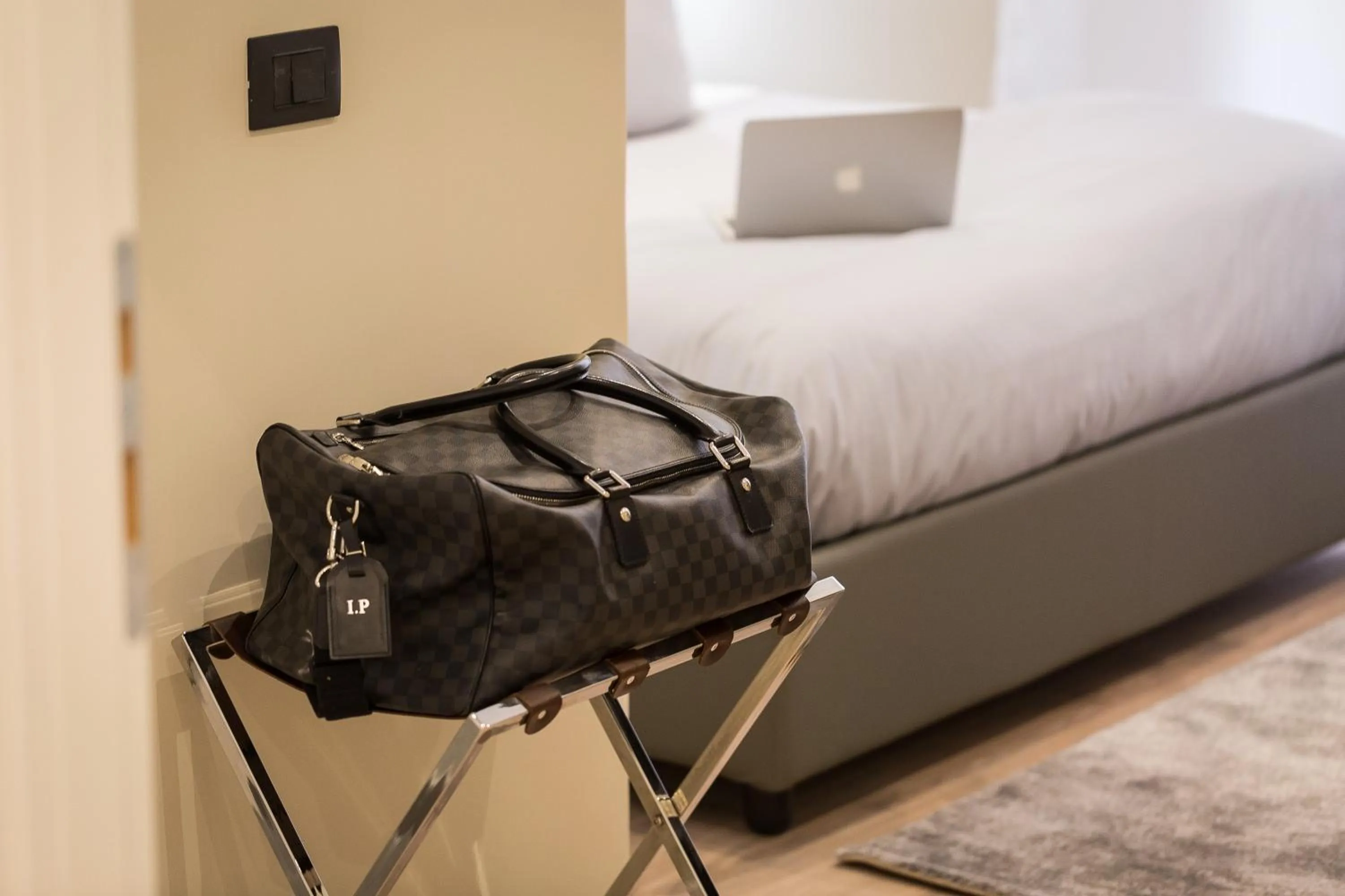 Decorative detail in 126 Gracchi Suites