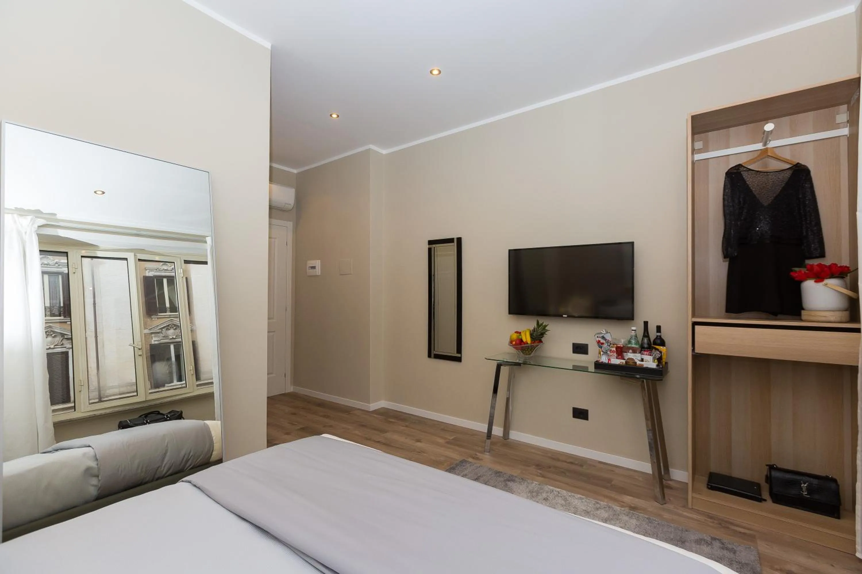 Bedroom, Bed in 126 Gracchi Suites