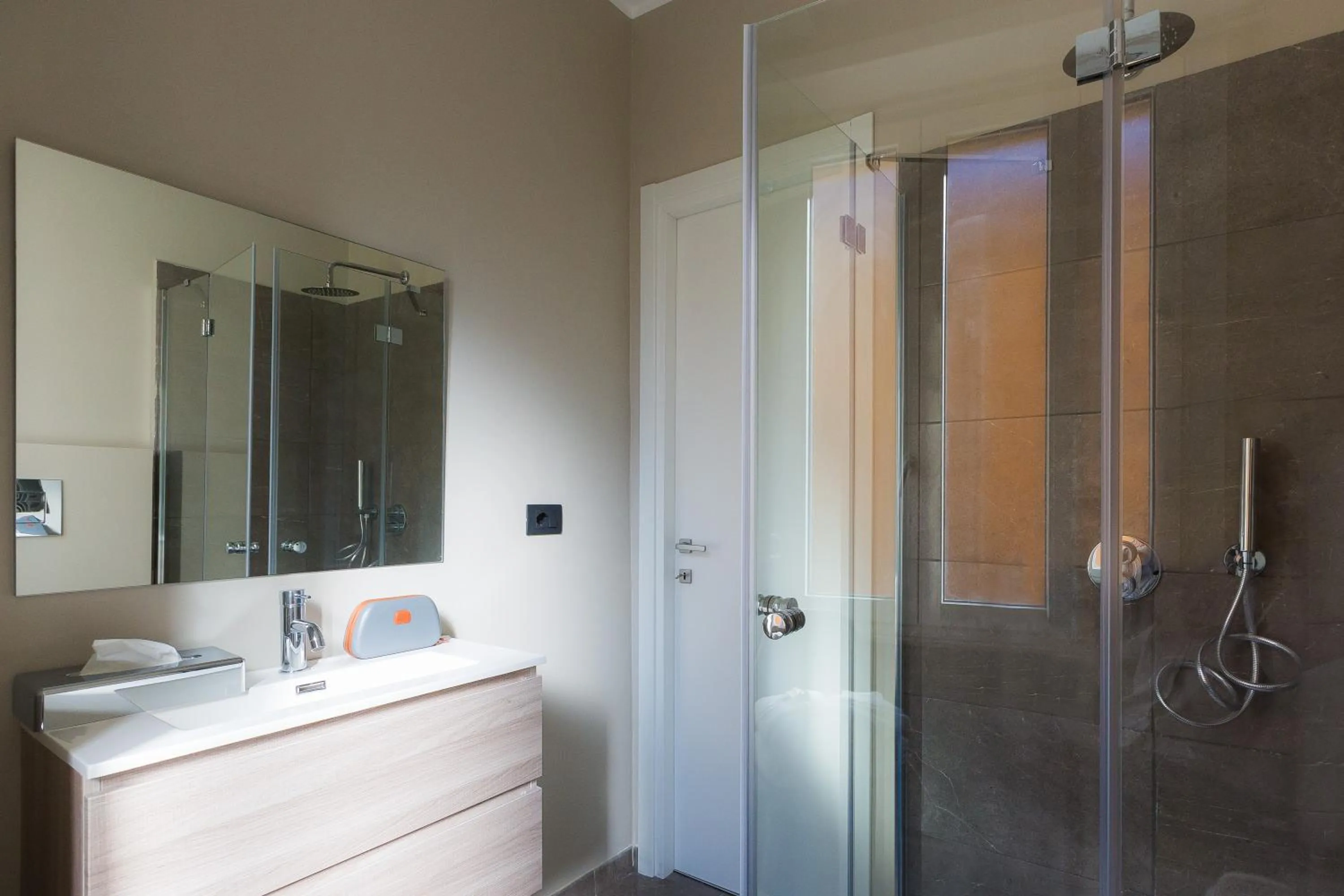 Bathroom in 126 Gracchi Suites