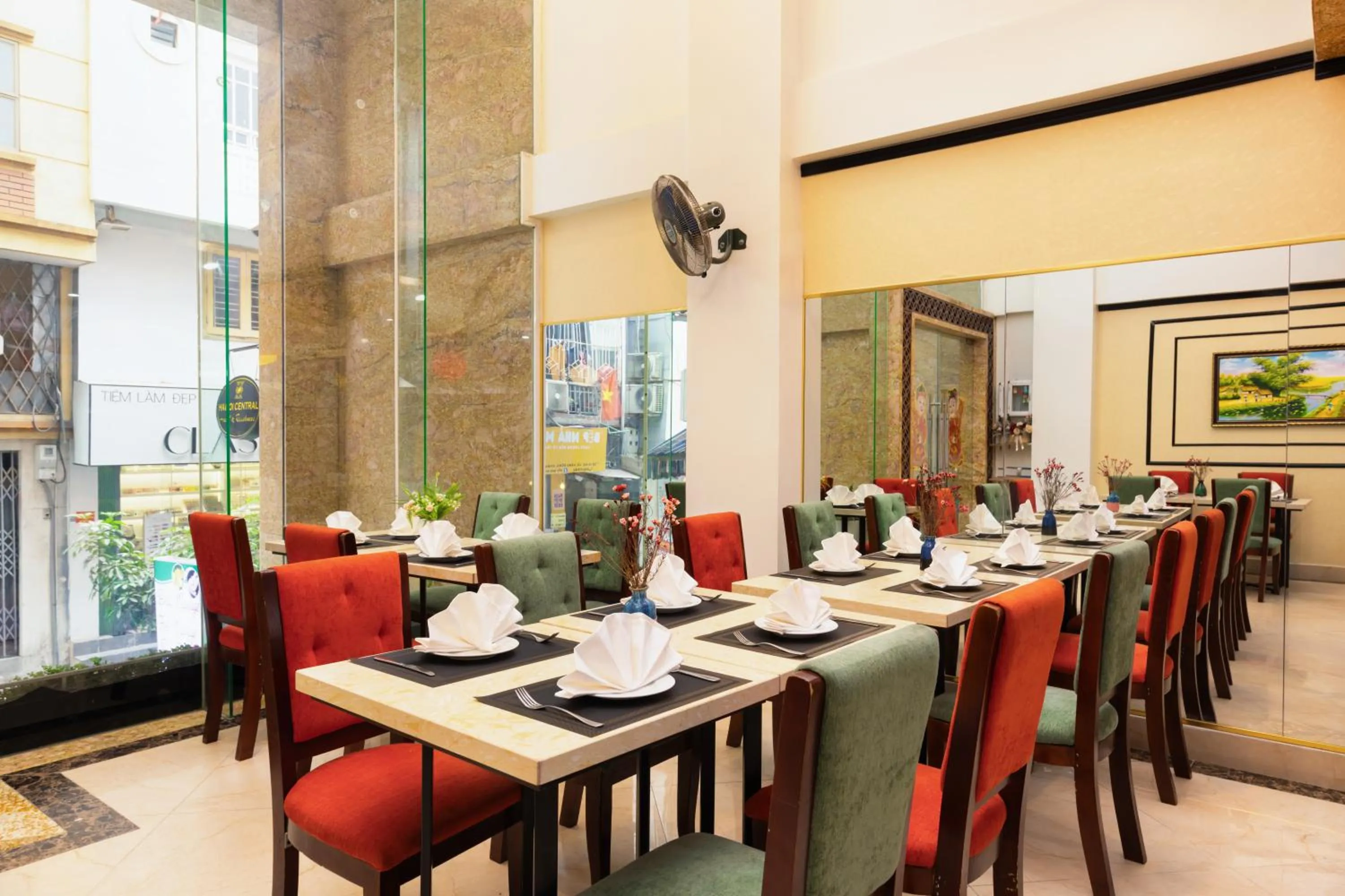 Restaurant/places to eat in Hanoi Central Hotel & Residences