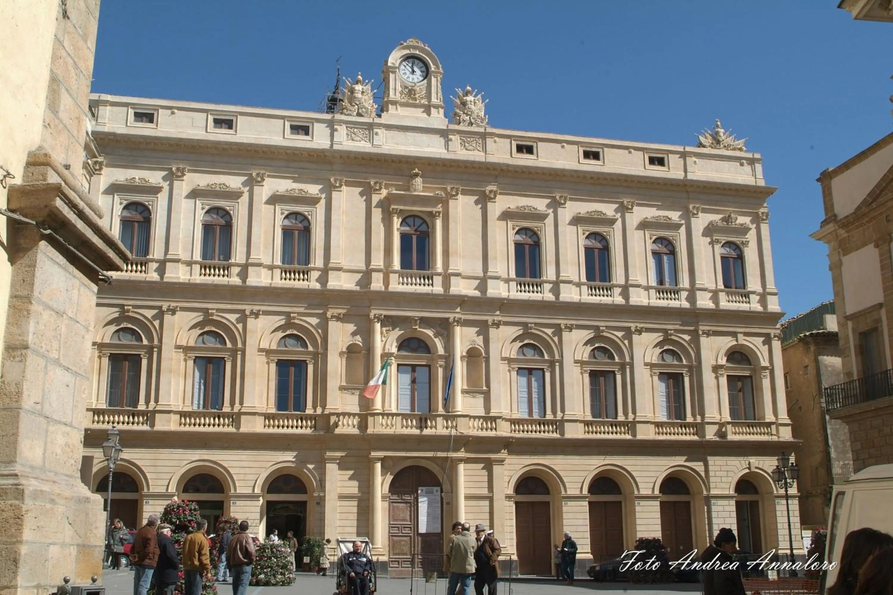 Property building in Appartamento al centro storico