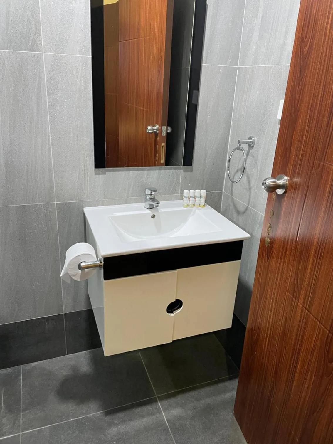 Bathroom in Nasau Resort & Villas