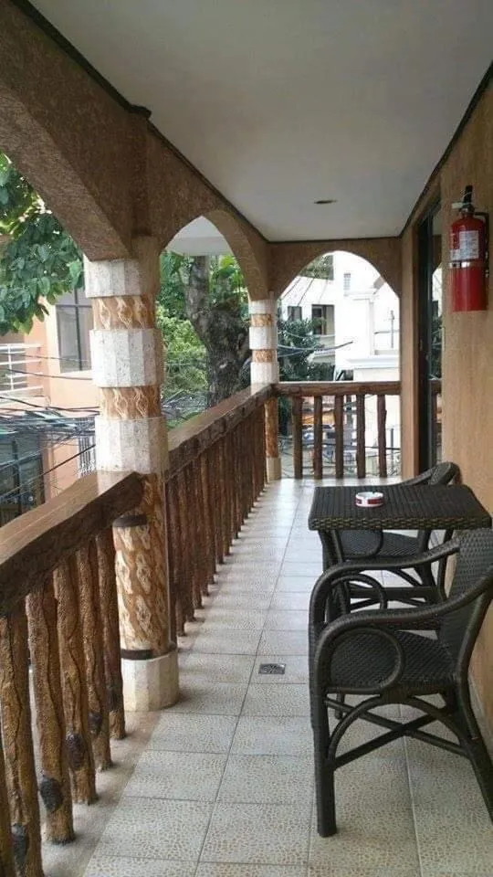 Double Diamond Inn Guest House