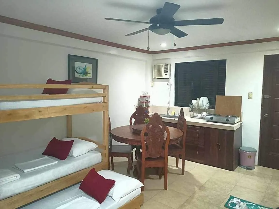 Bed in Double Diamond Inn Guest House